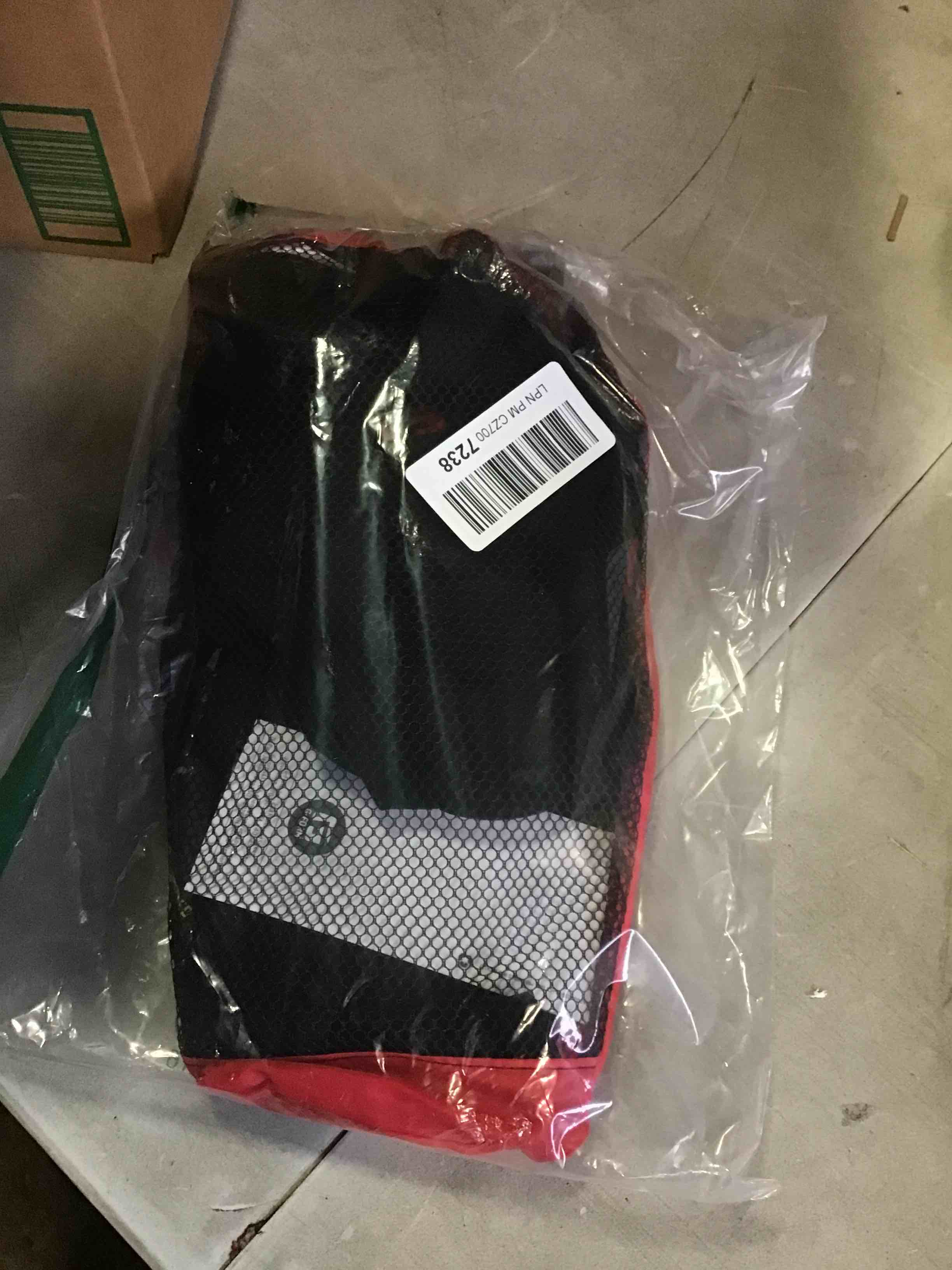 https://s3.amazonaws.com/lotting-images-prod/bidfta/YEL5539199_1695920490631.jpeg