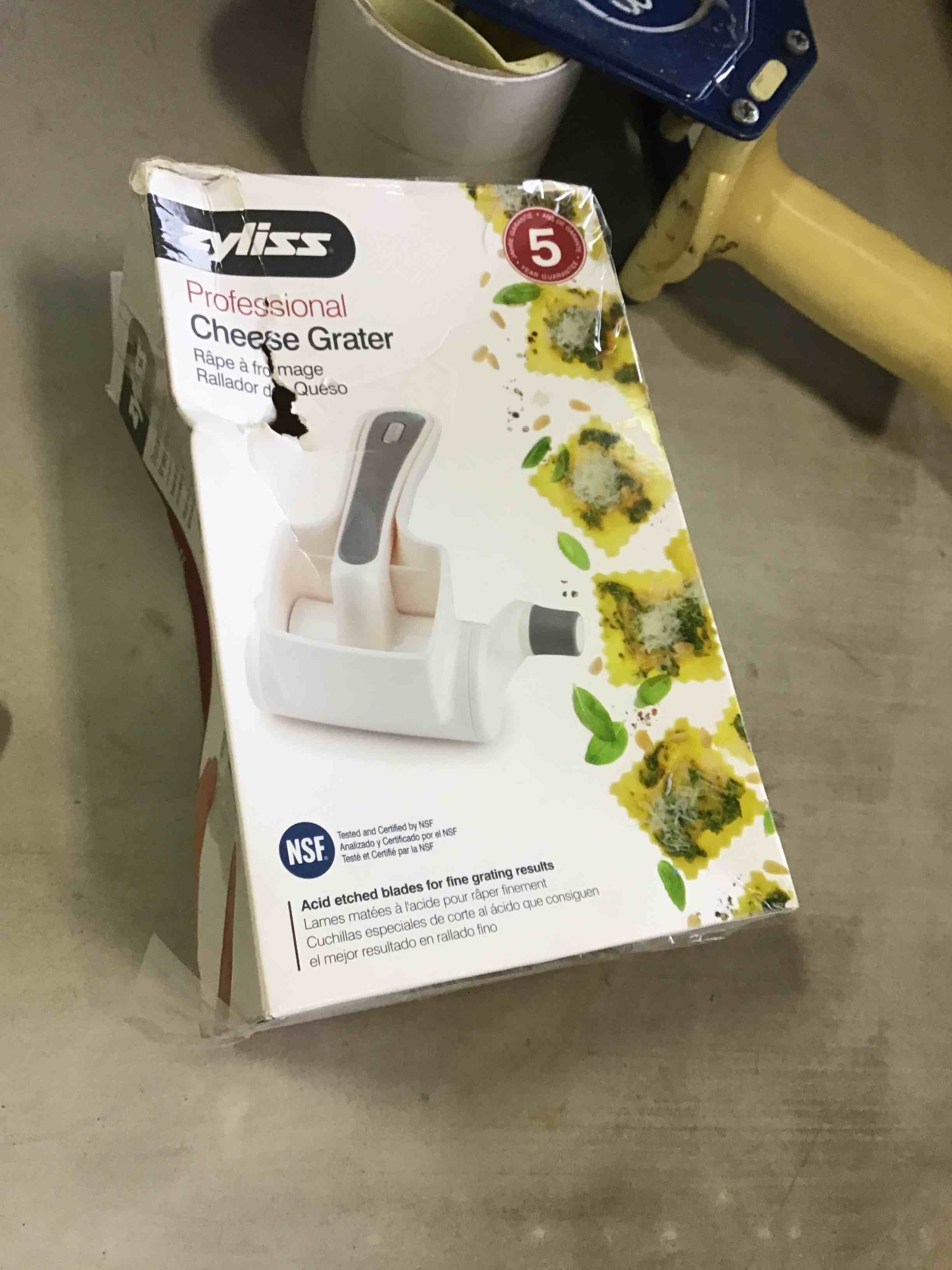 https://s3.amazonaws.com/lotting-images-prod/bidfta/YEL5539202_1695920923932.jpeg