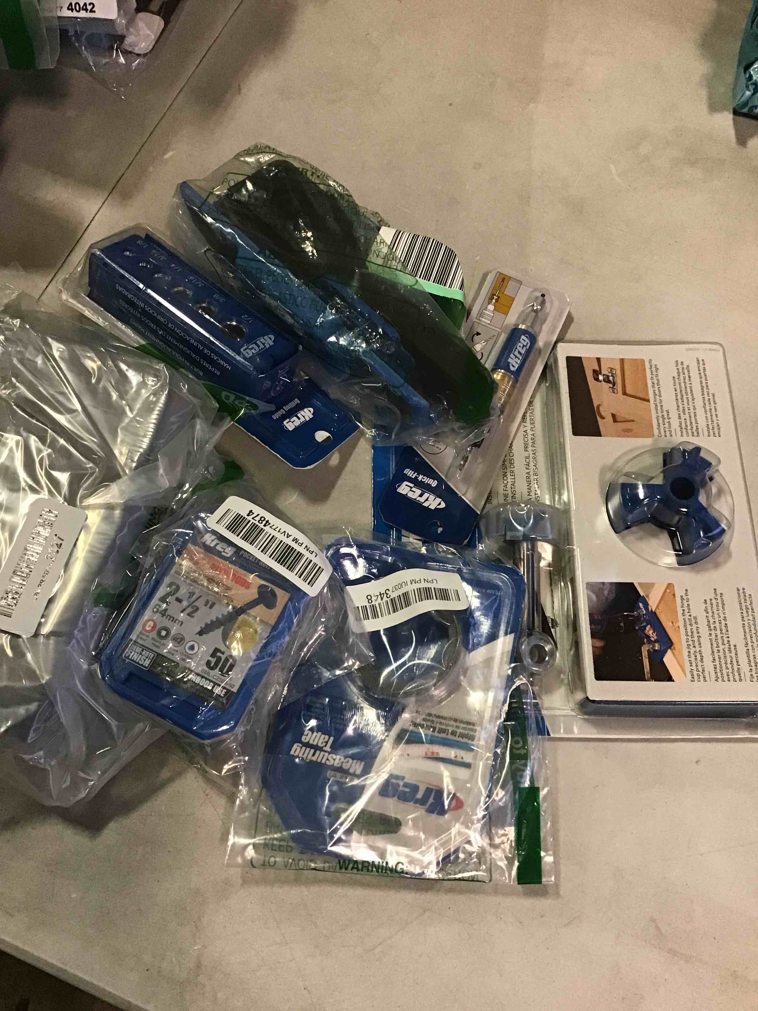 https://s3.amazonaws.com/lotting-images-prod/bidfta/YEL5539300_1695988011483.jpeg