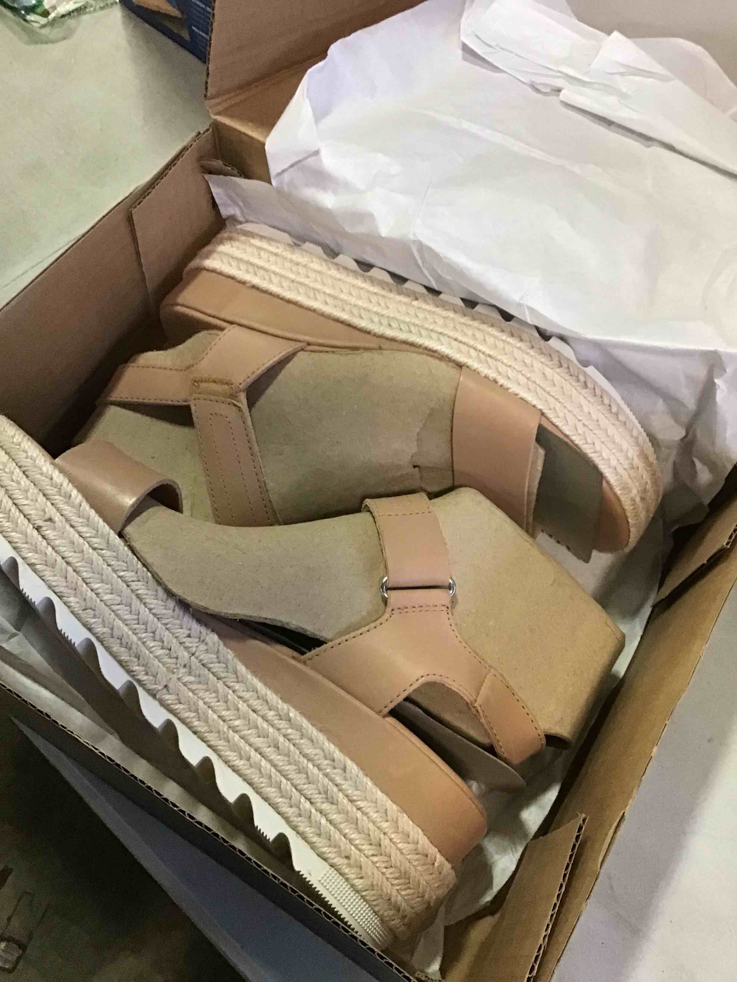 https://s3.amazonaws.com/lotting-images-prod/bidfta/YEL5539310_1695989219629.jpeg