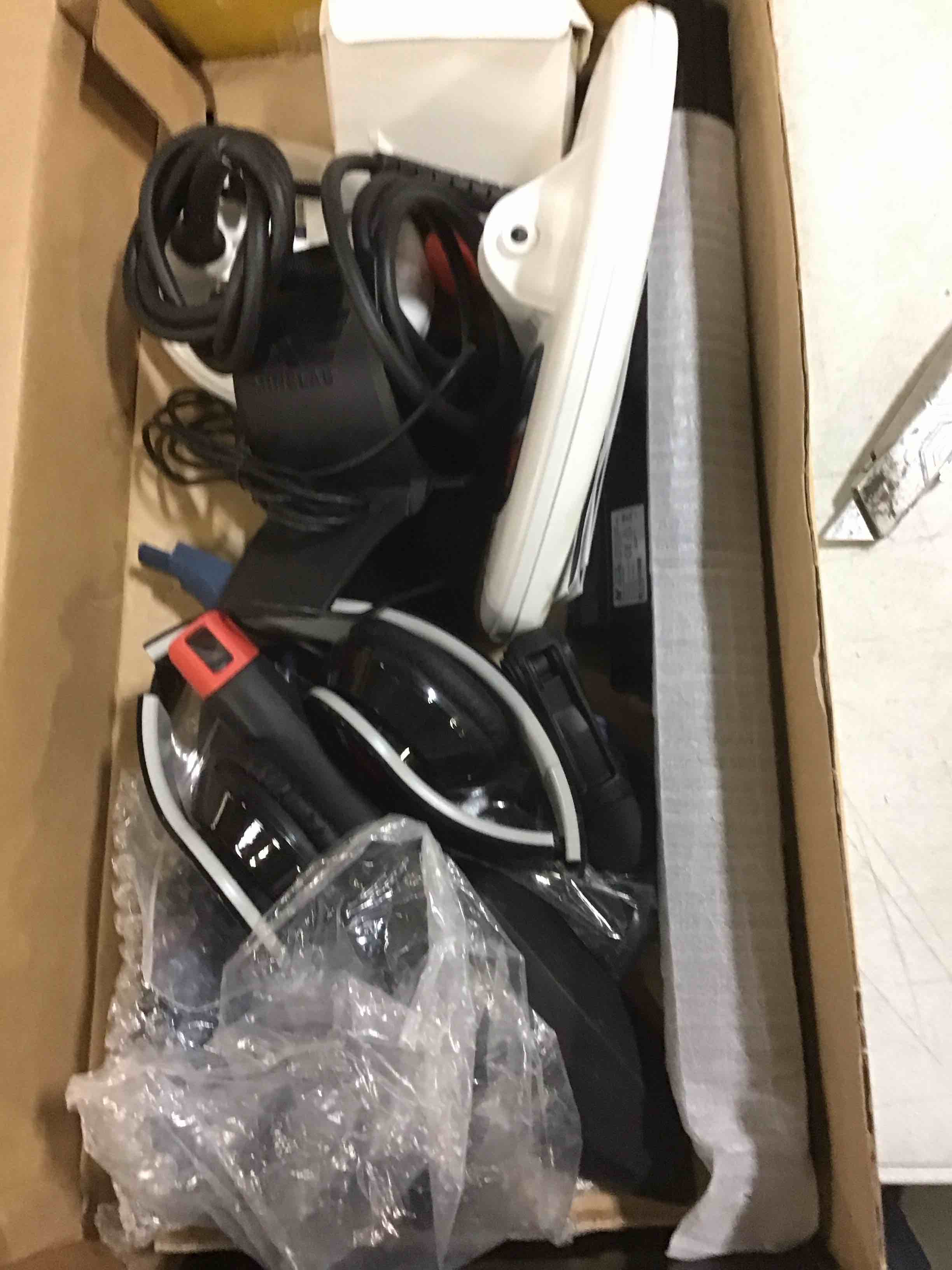 https://s3.amazonaws.com/lotting-images-prod/bidfta/YEL5541141_1697226681878.jpeg
