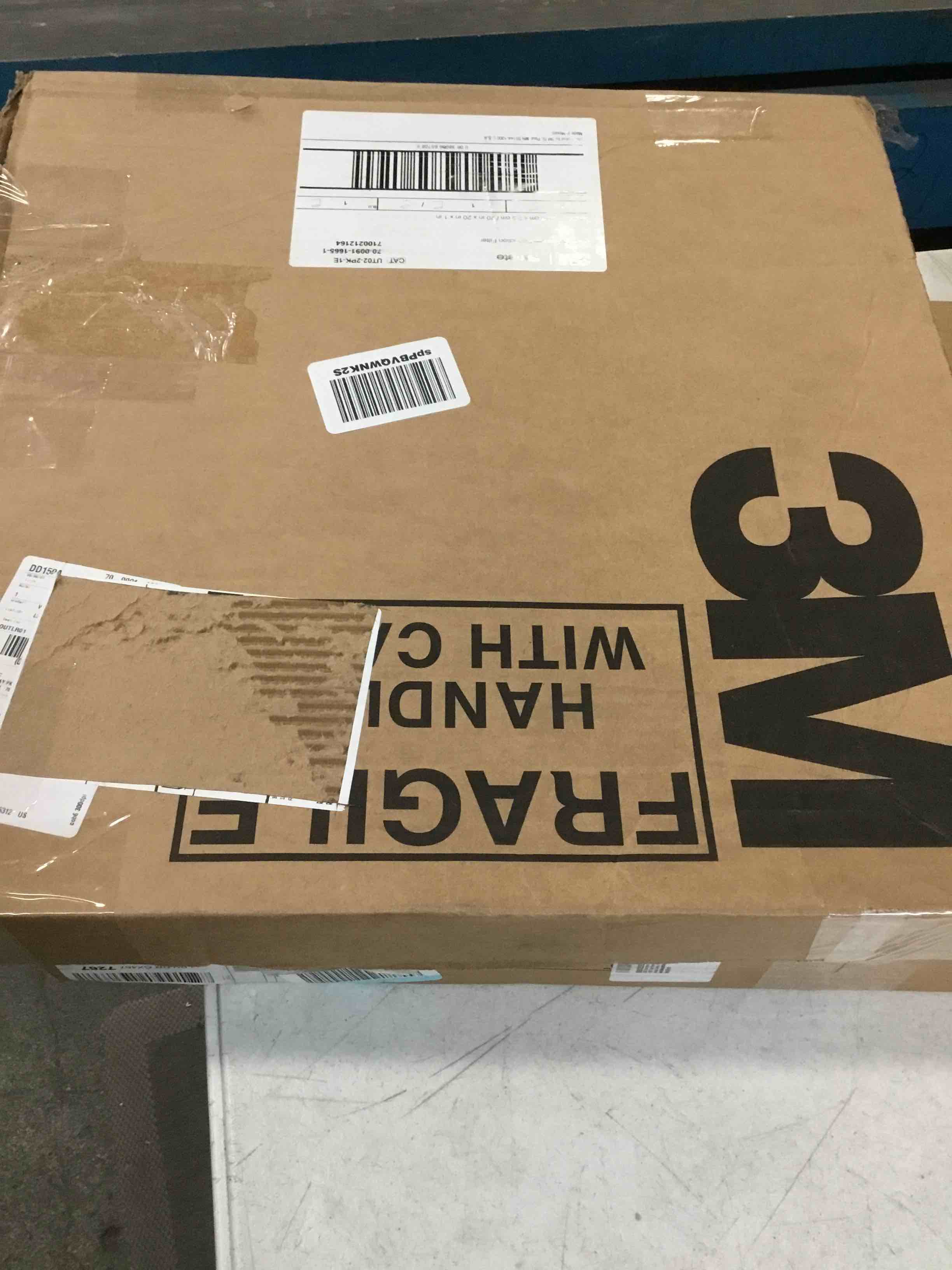 https://s3.amazonaws.com/lotting-images-prod/bidfta/YEL5542135_1696872150455.jpeg