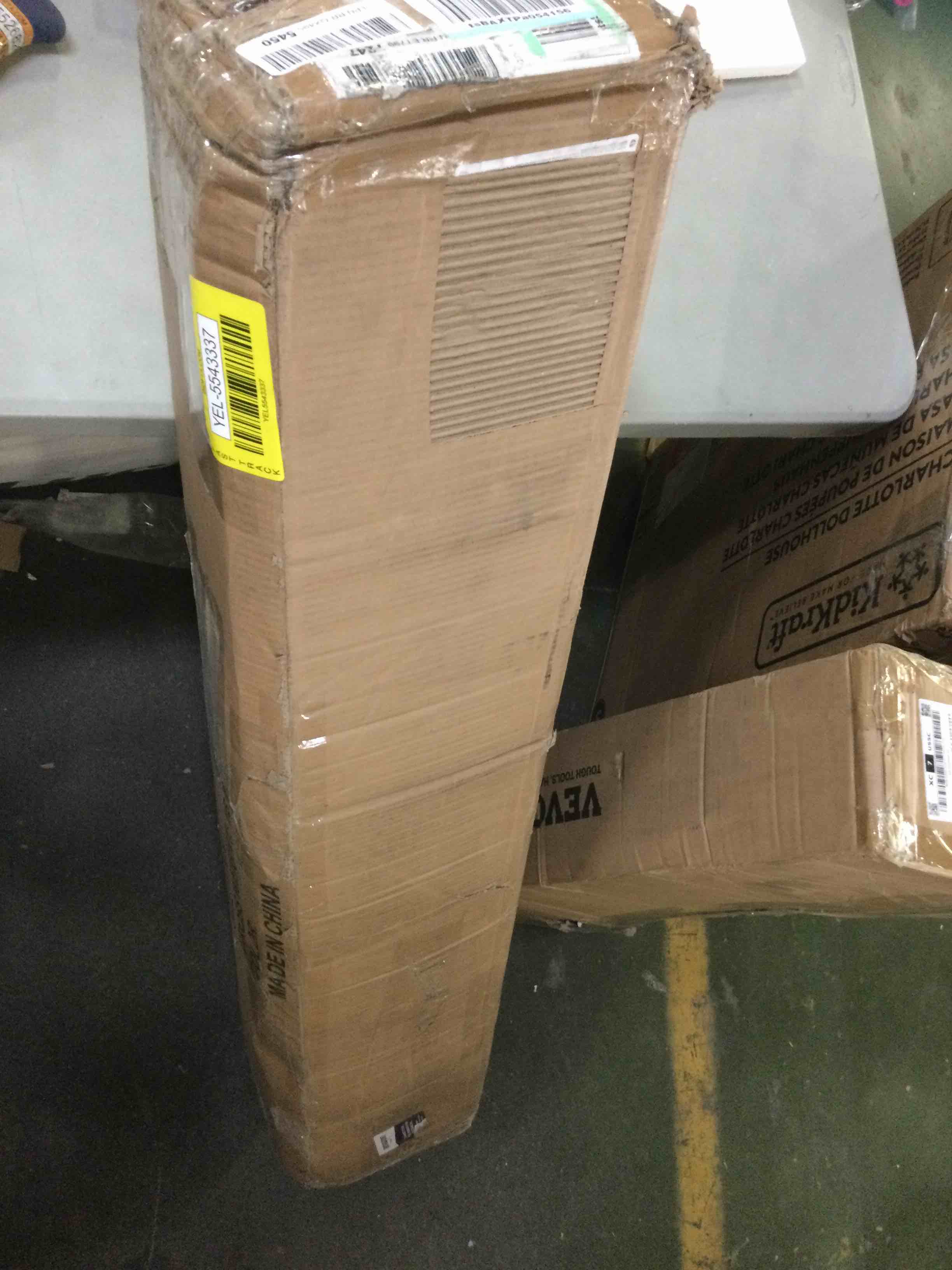 https://s3.amazonaws.com/lotting-images-prod/bidfta/YEL5543337_1697556894660.jpeg