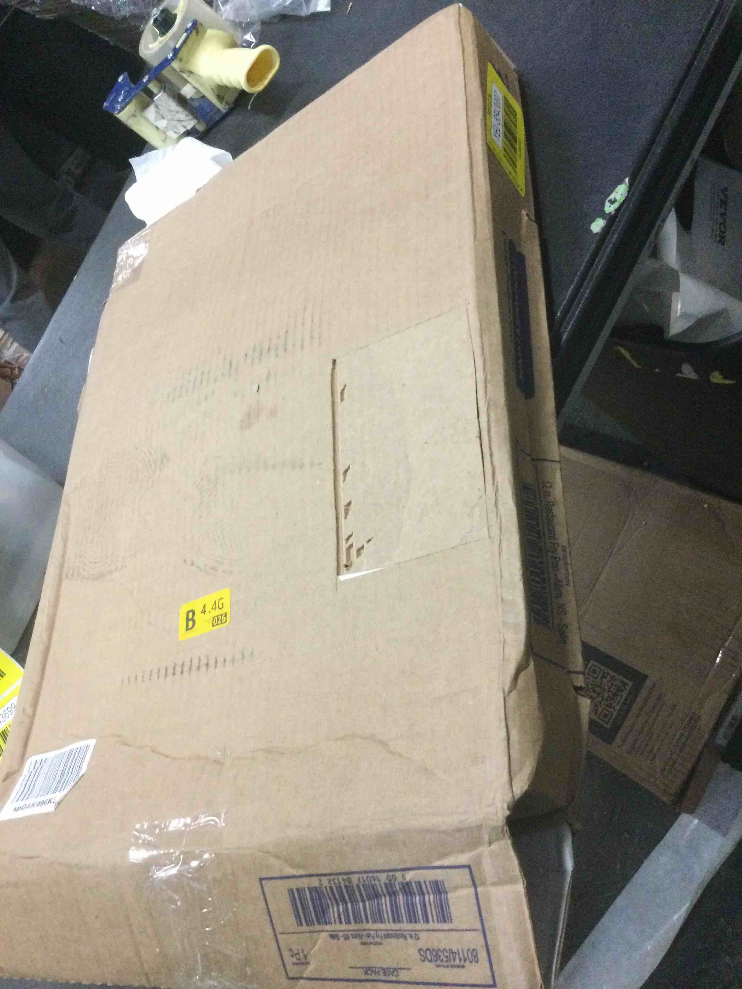 https://s3.amazonaws.com/lotting-images-prod/bidfta/YEL5543697_1697808450897.jpeg