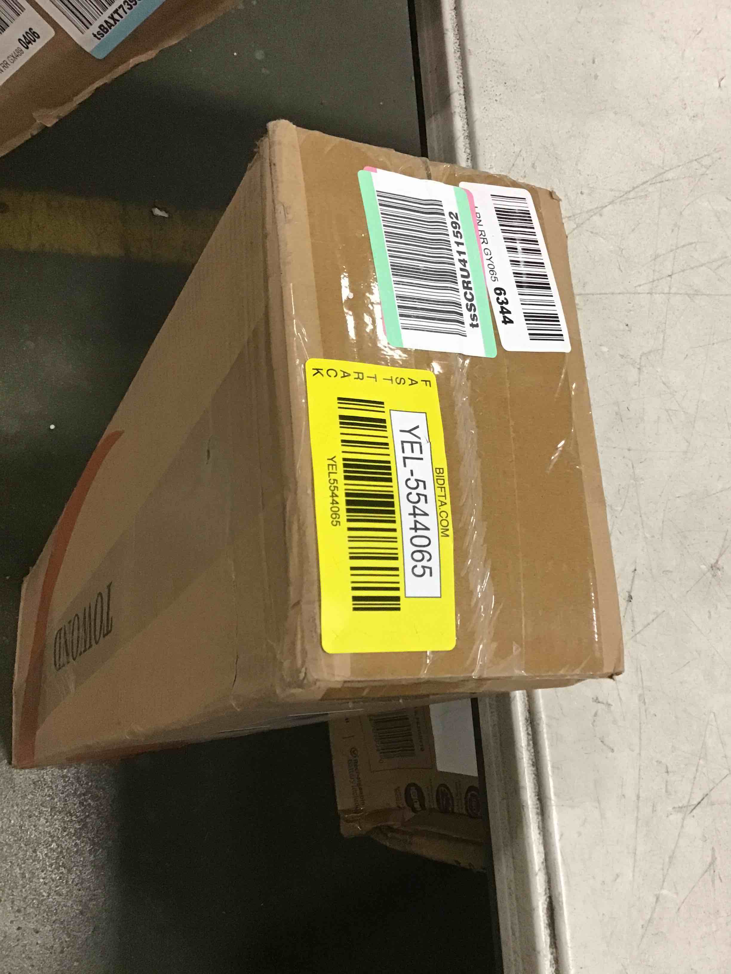 https://s3.amazonaws.com/lotting-images-prod/bidfta/YEL5544065_1698237456083.jpeg