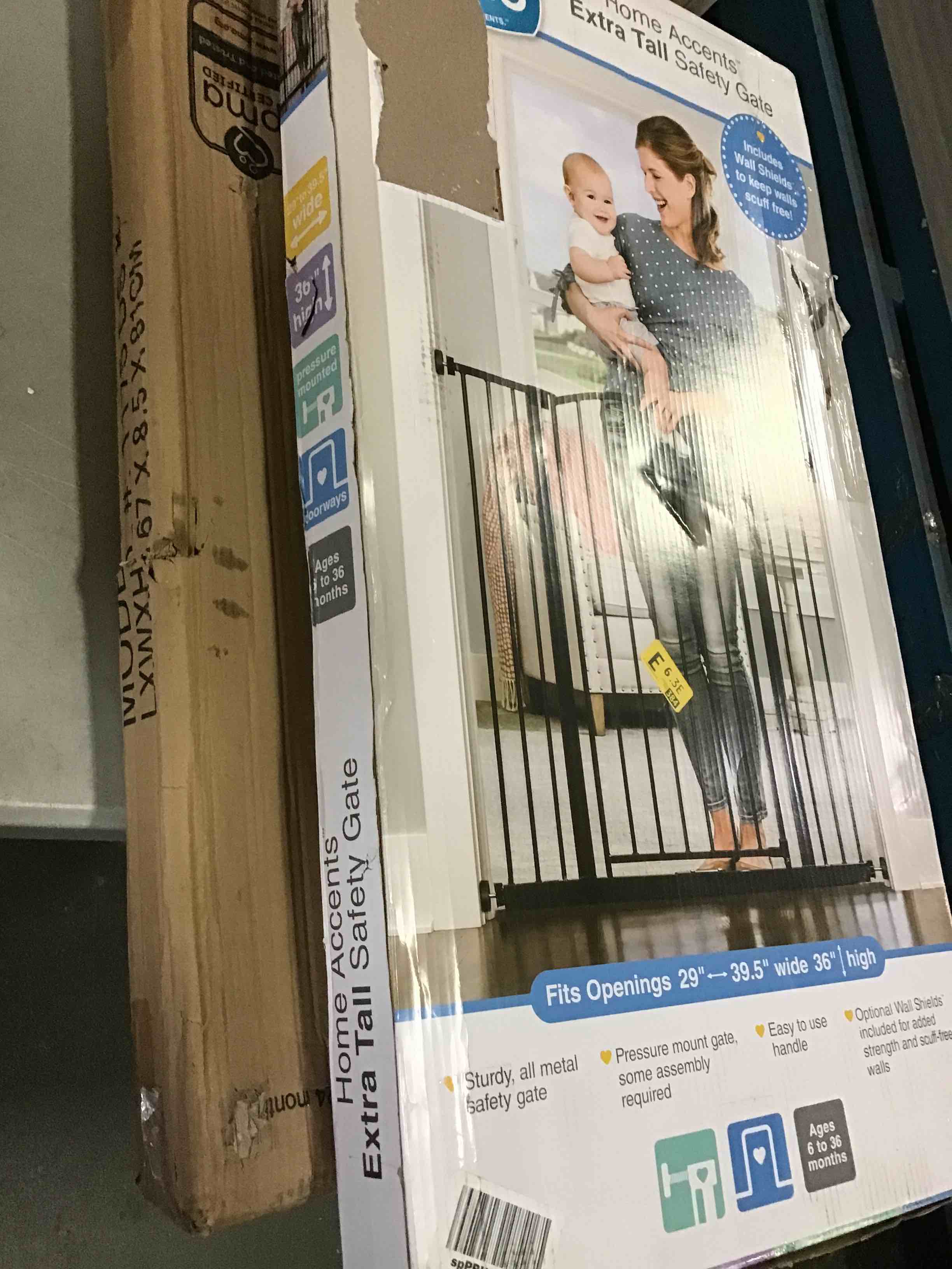 https://s3.amazonaws.com/lotting-images-prod/bidfta/YEL5545600_1697116775007.jpeg