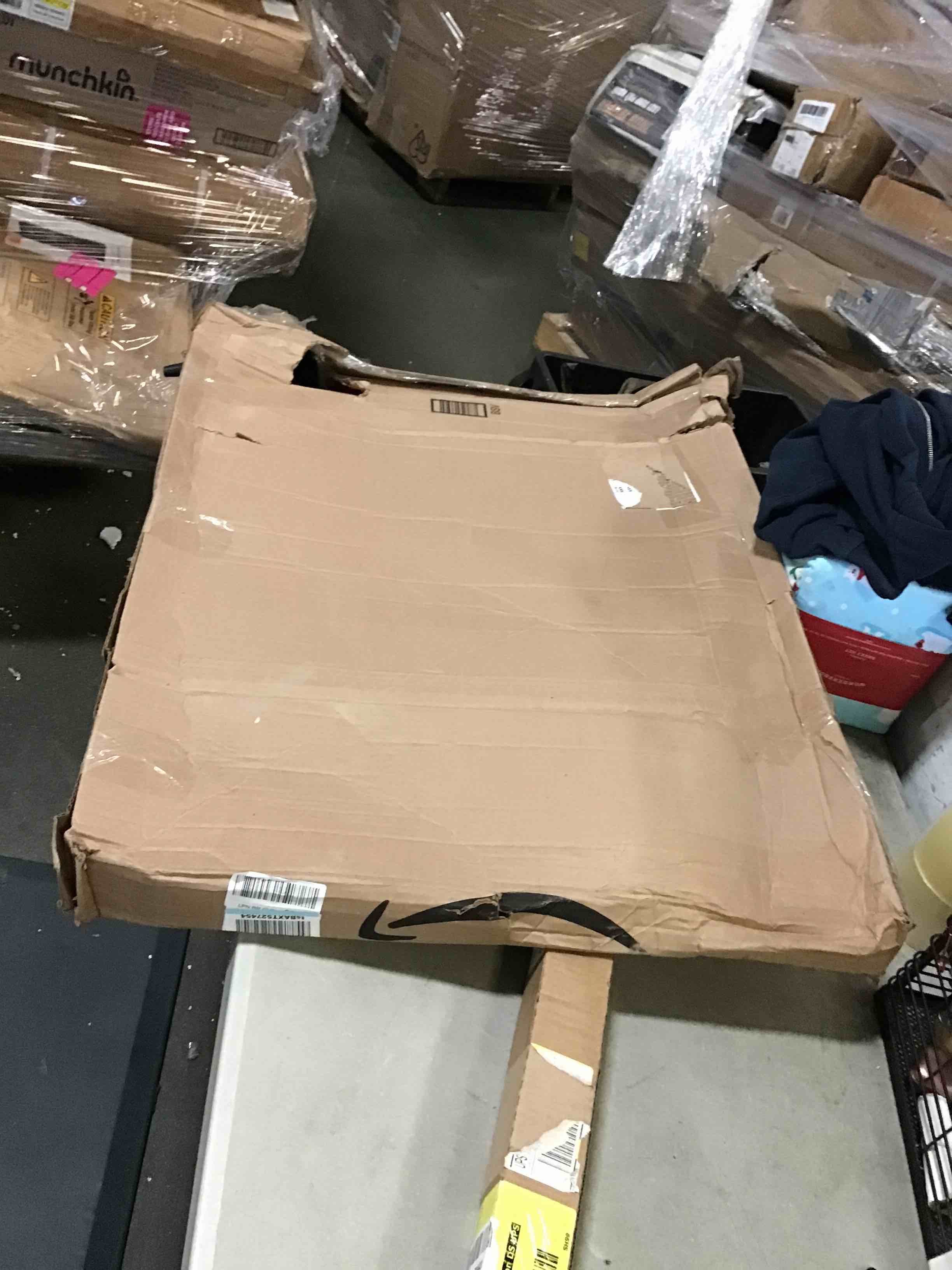 https://s3.amazonaws.com/lotting-images-prod/bidfta/YEL5546258_1696950299538.jpeg