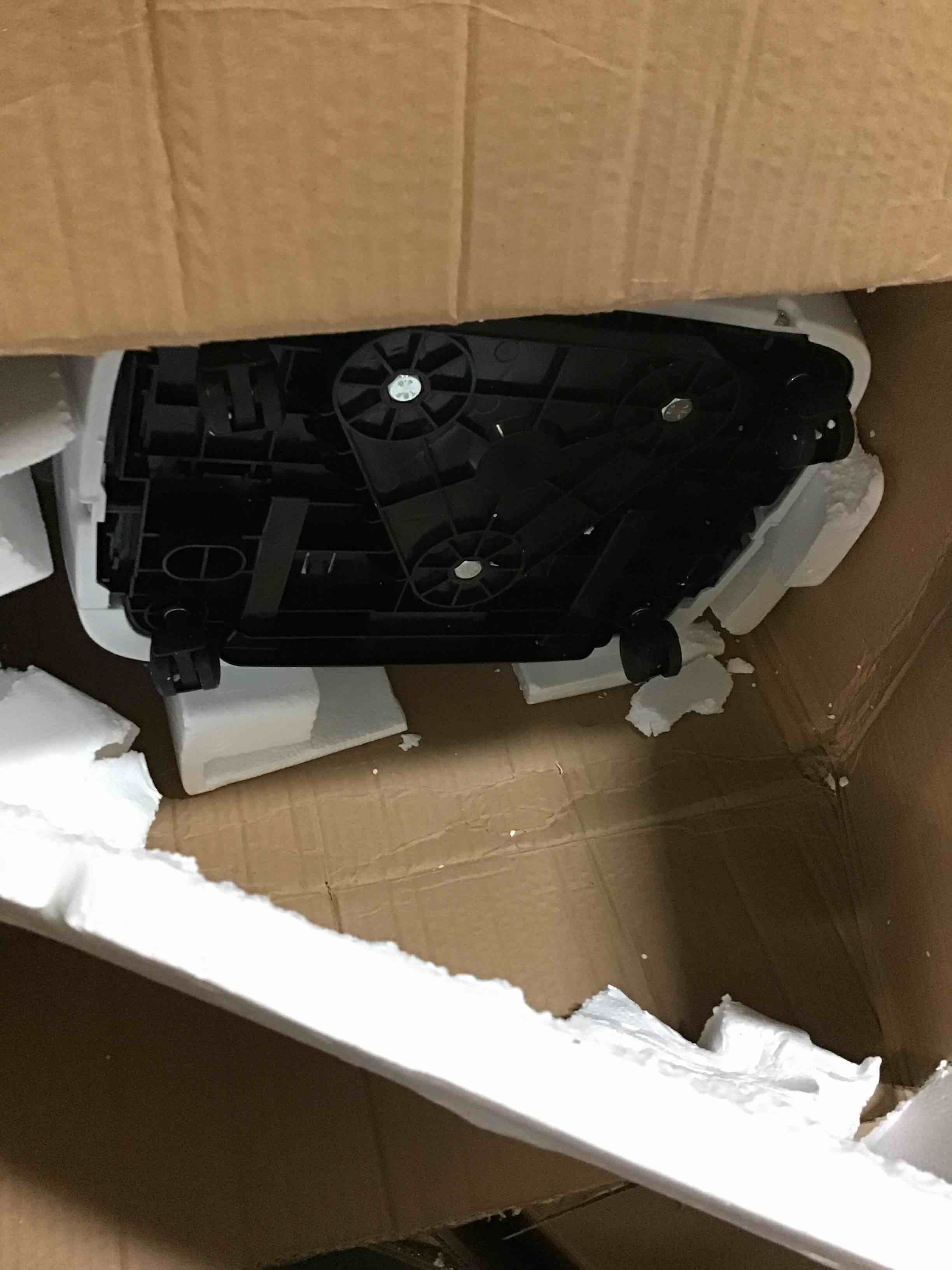 https://s3.amazonaws.com/lotting-images-prod/bidfta/YEL5546739_1697468619602.jpeg