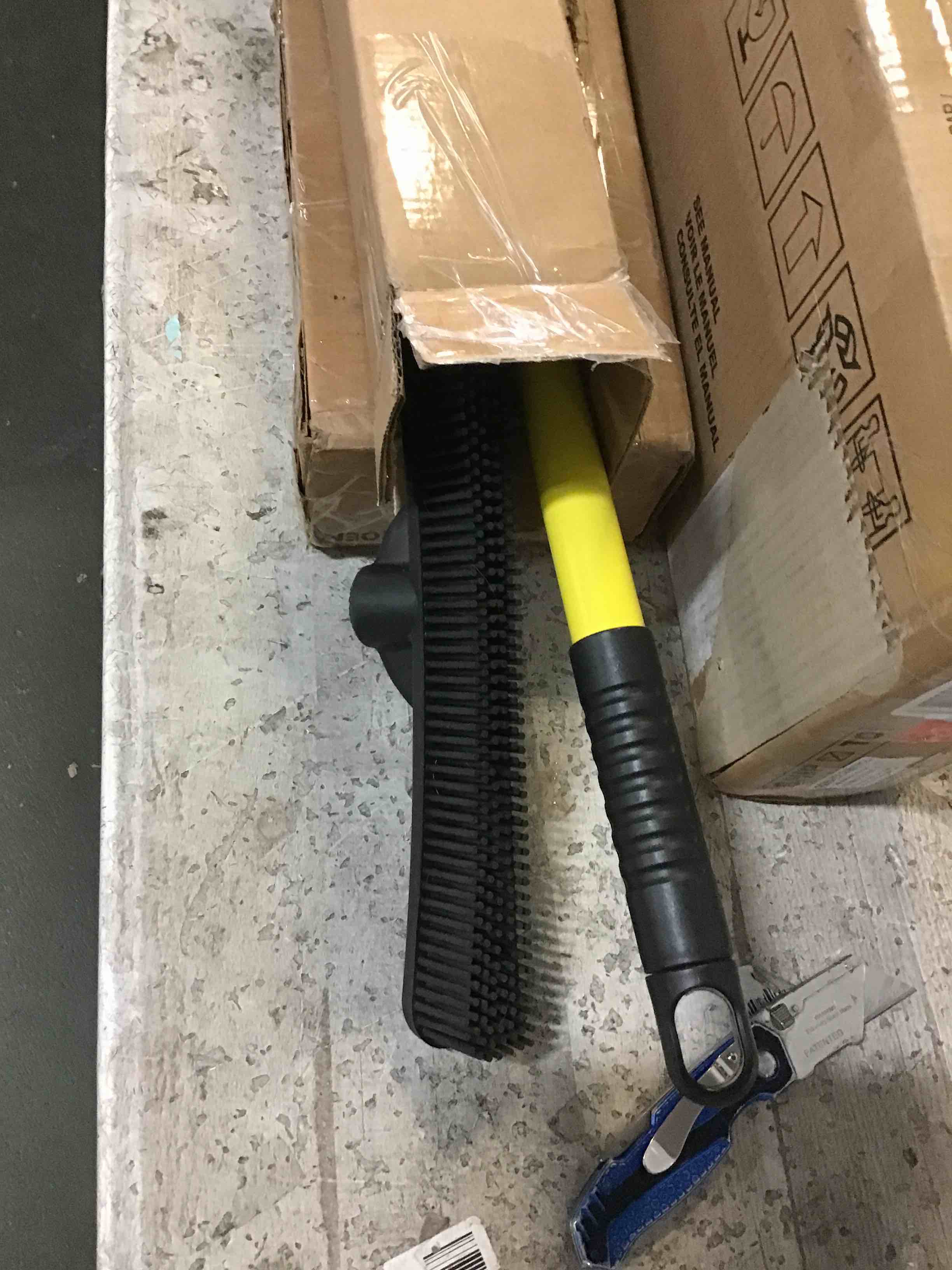 https://s3.amazonaws.com/lotting-images-prod/bidfta/YEL5546762_1697472029002.jpeg