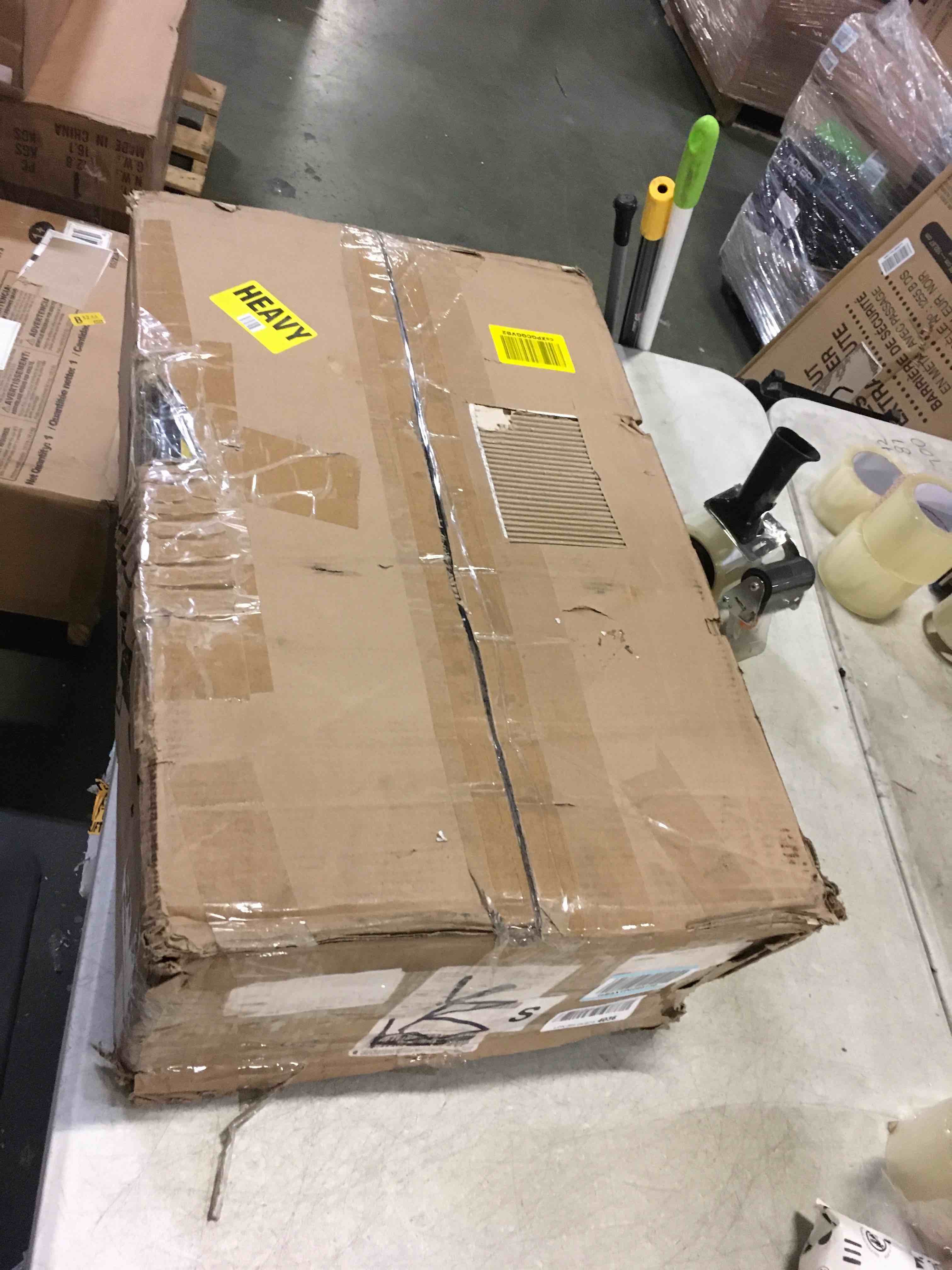 https://s3.amazonaws.com/lotting-images-prod/bidfta/YEL5547211_1697717811397.jpeg