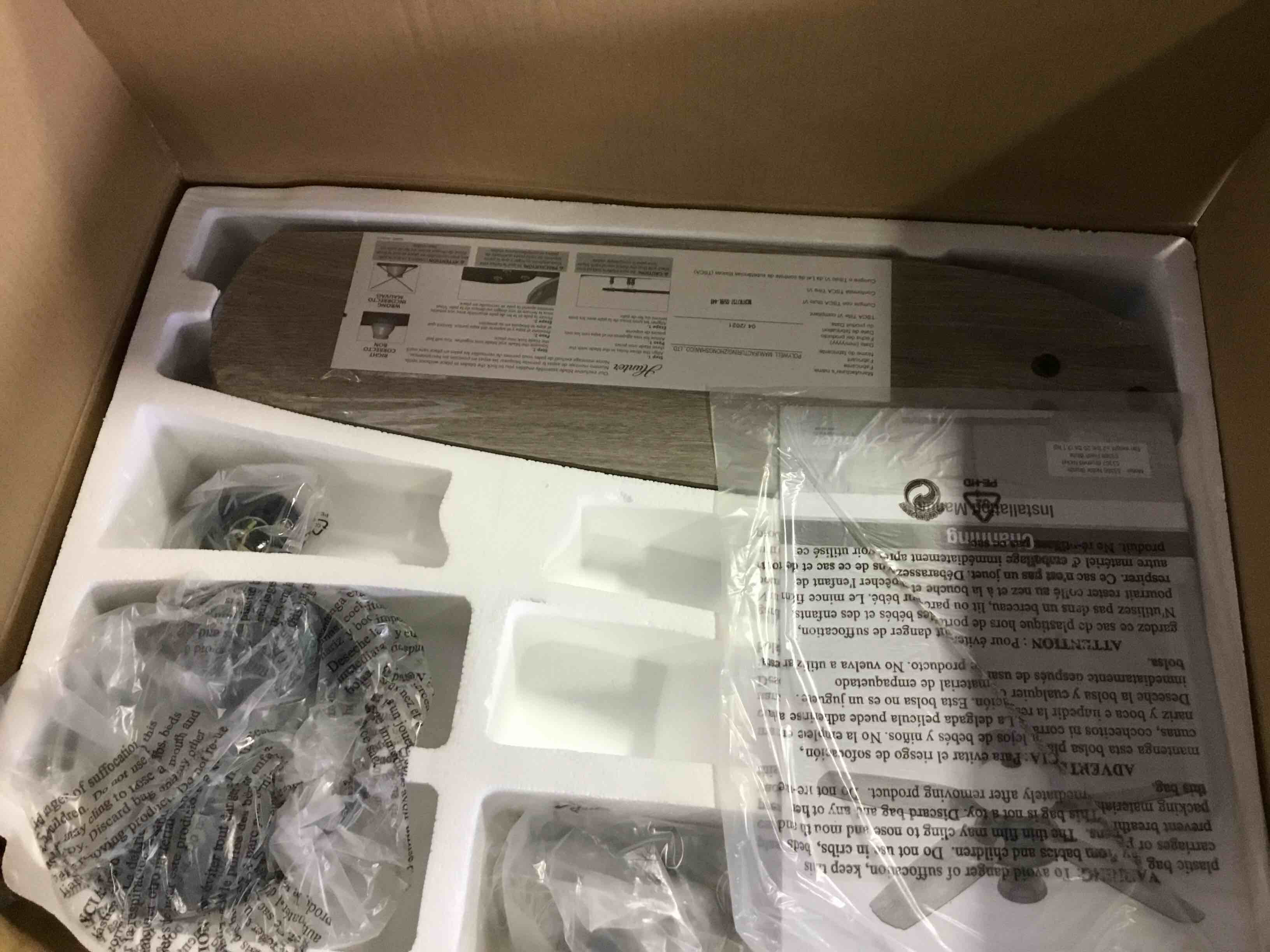 https://s3.amazonaws.com/lotting-images-prod/bidfta/YEL5547502_1696527091459.jpeg