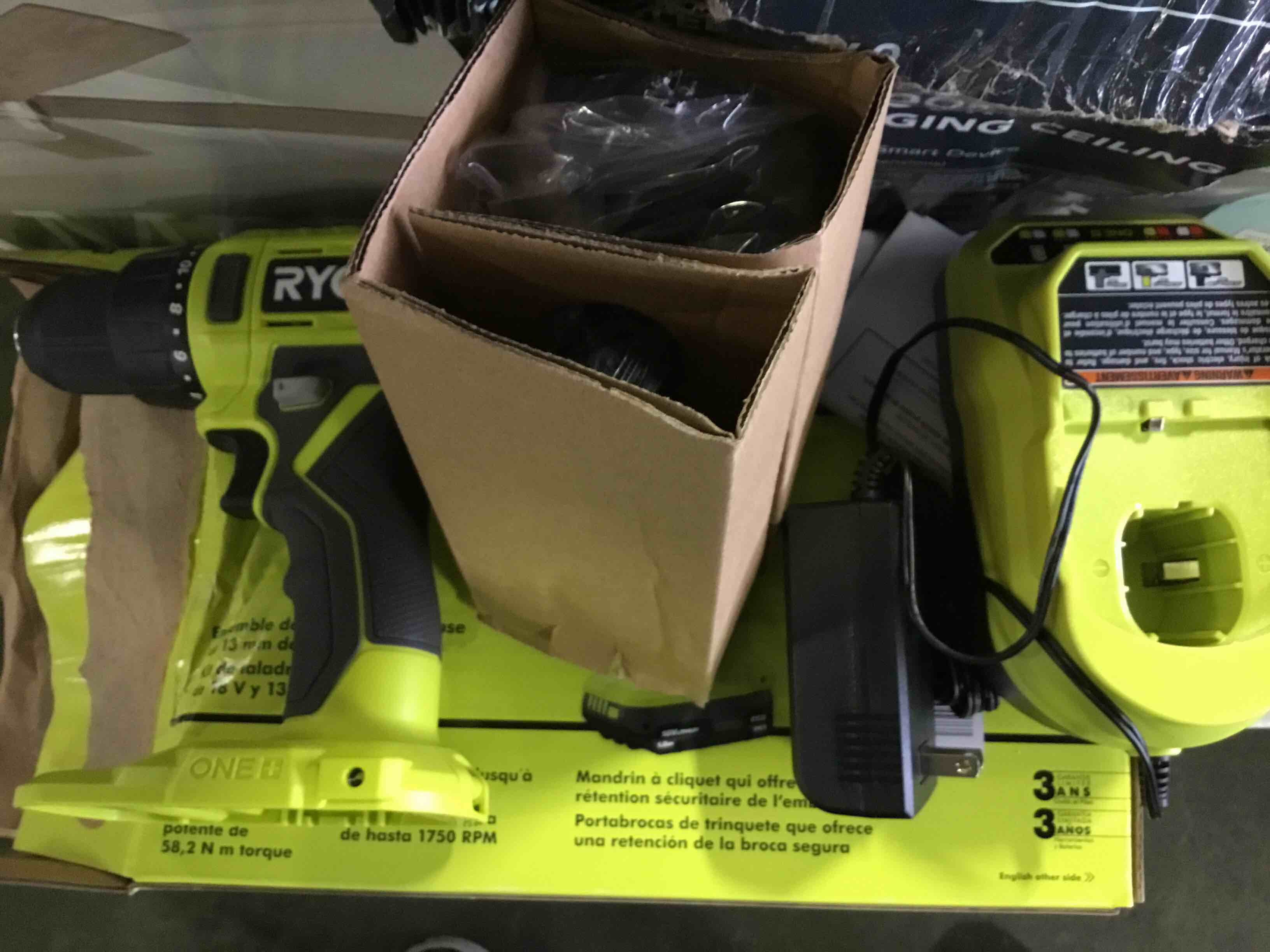 https://s3.amazonaws.com/lotting-images-prod/bidfta/YEL5547513_1696528688860.jpeg