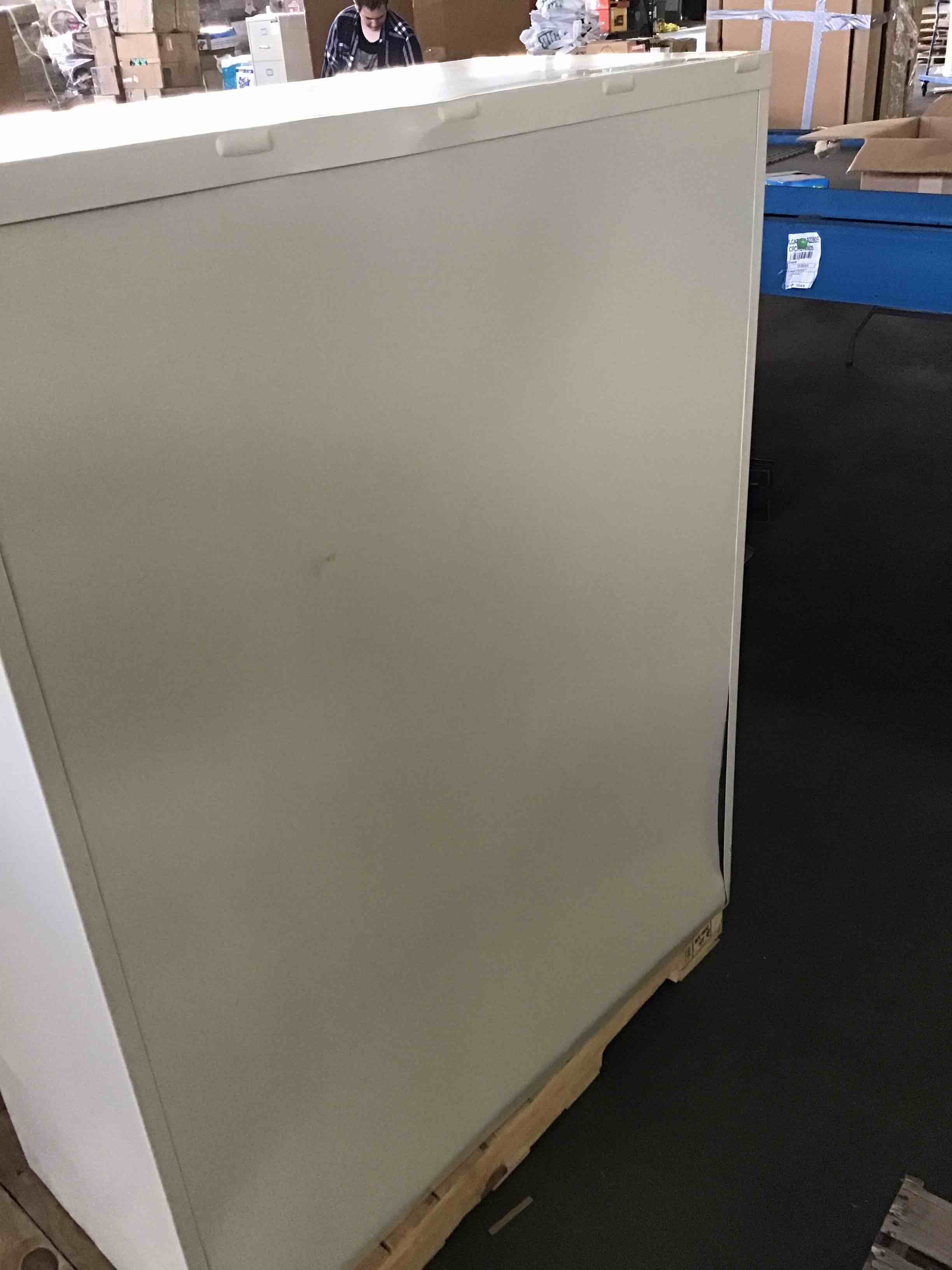 https://s3.amazonaws.com/lotting-images-prod/bidfta/YEL5547635_1696604302734.jpeg