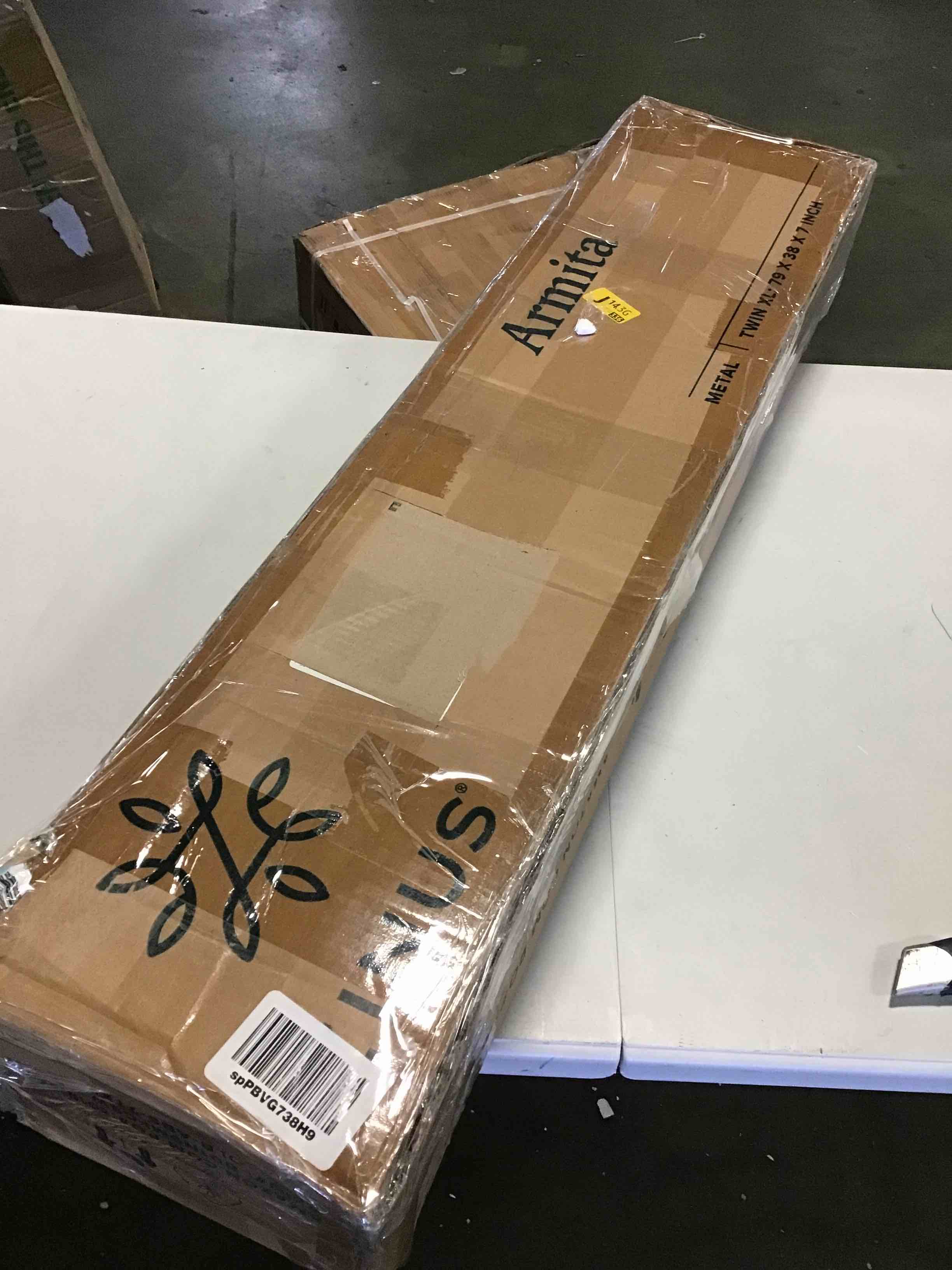 https://s3.amazonaws.com/lotting-images-prod/bidfta/YEL5547789_1696961929500.jpeg