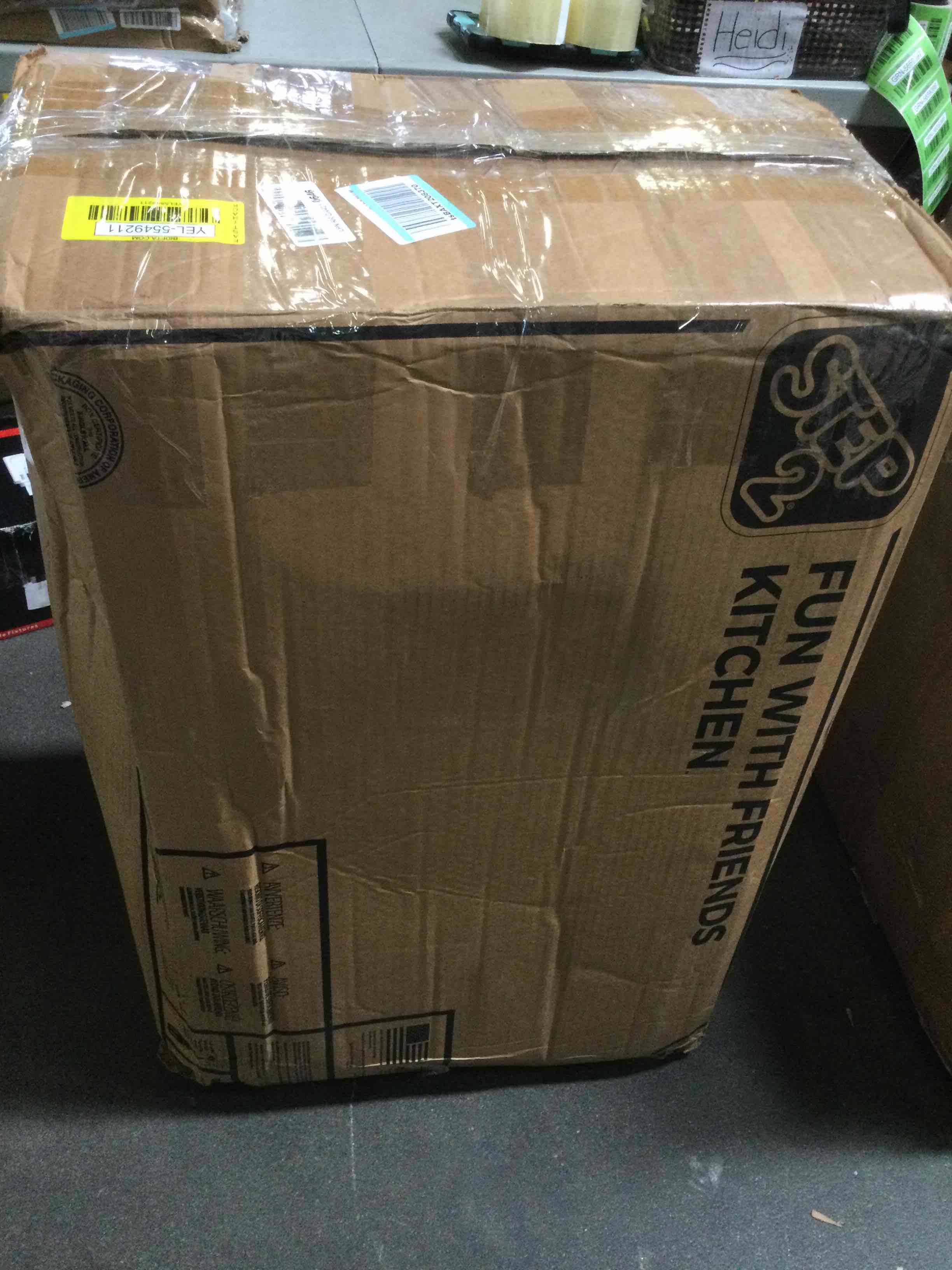 https://s3.amazonaws.com/lotting-images-prod/bidfta/YEL5549211_1697221741847.jpeg