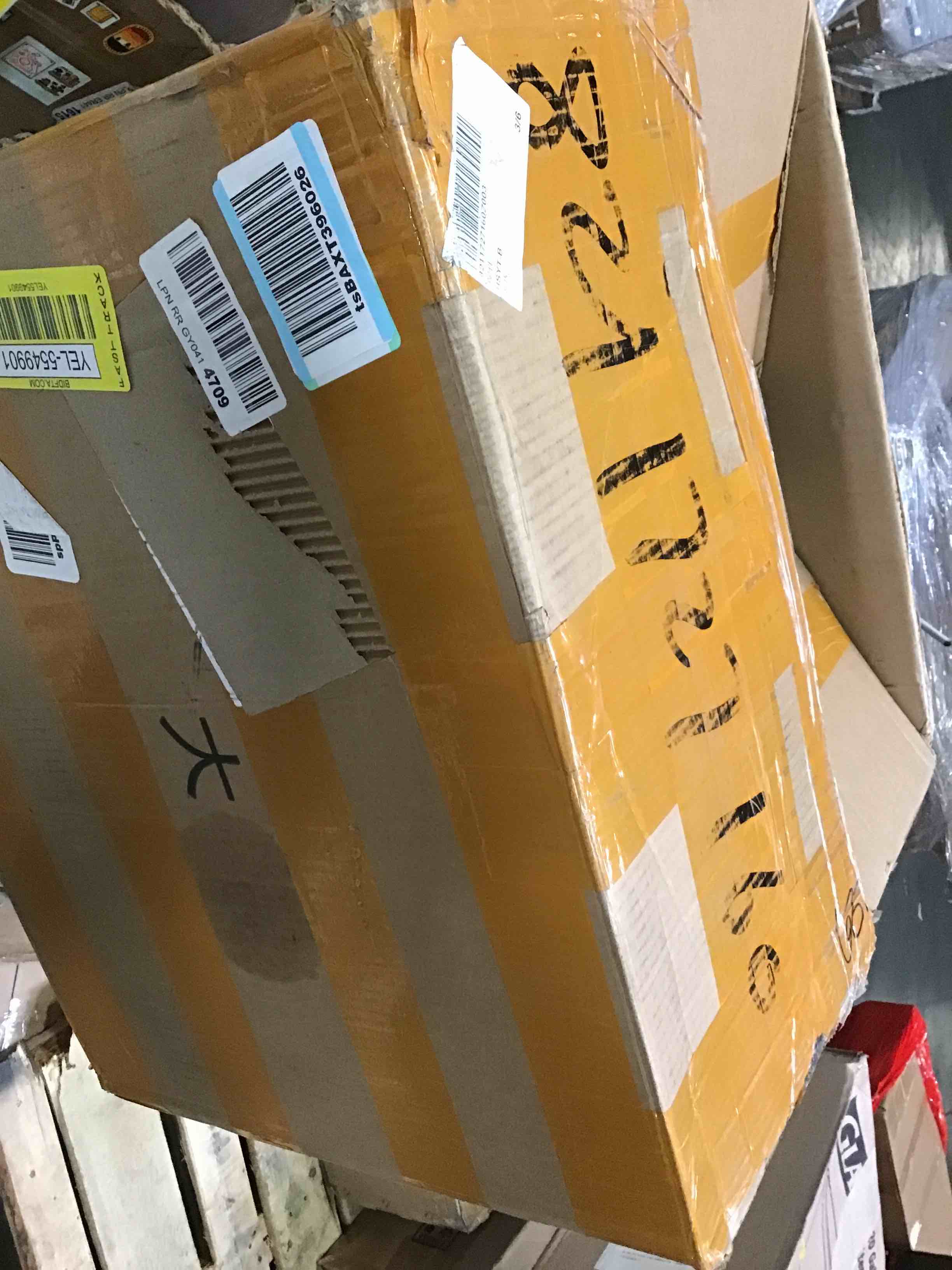 https://s3.amazonaws.com/lotting-images-prod/bidfta/YEL5549902_1698336952151.jpeg