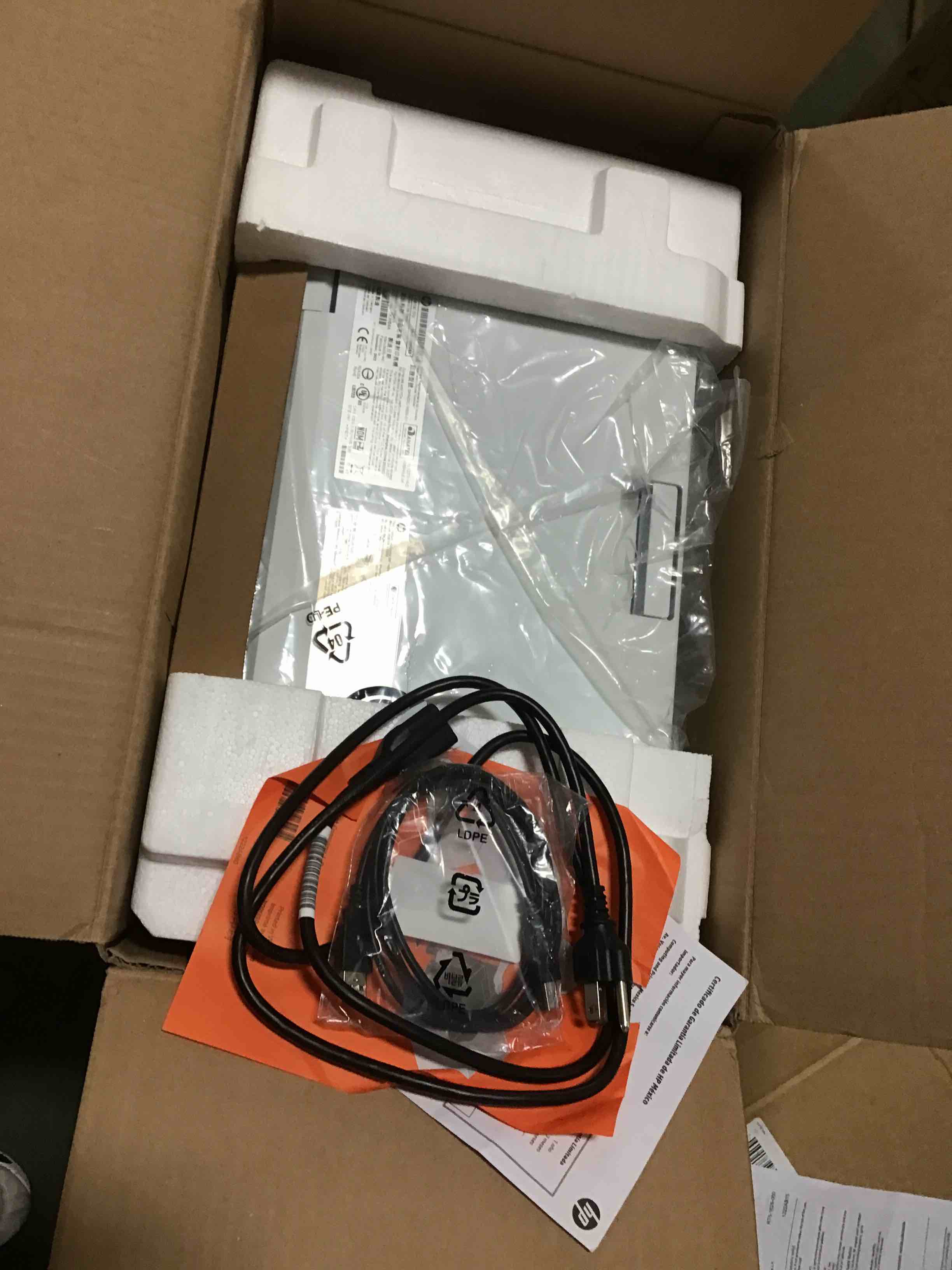 https://s3.amazonaws.com/lotting-images-prod/bidfta/YEL5550347_1698769788178.jpeg