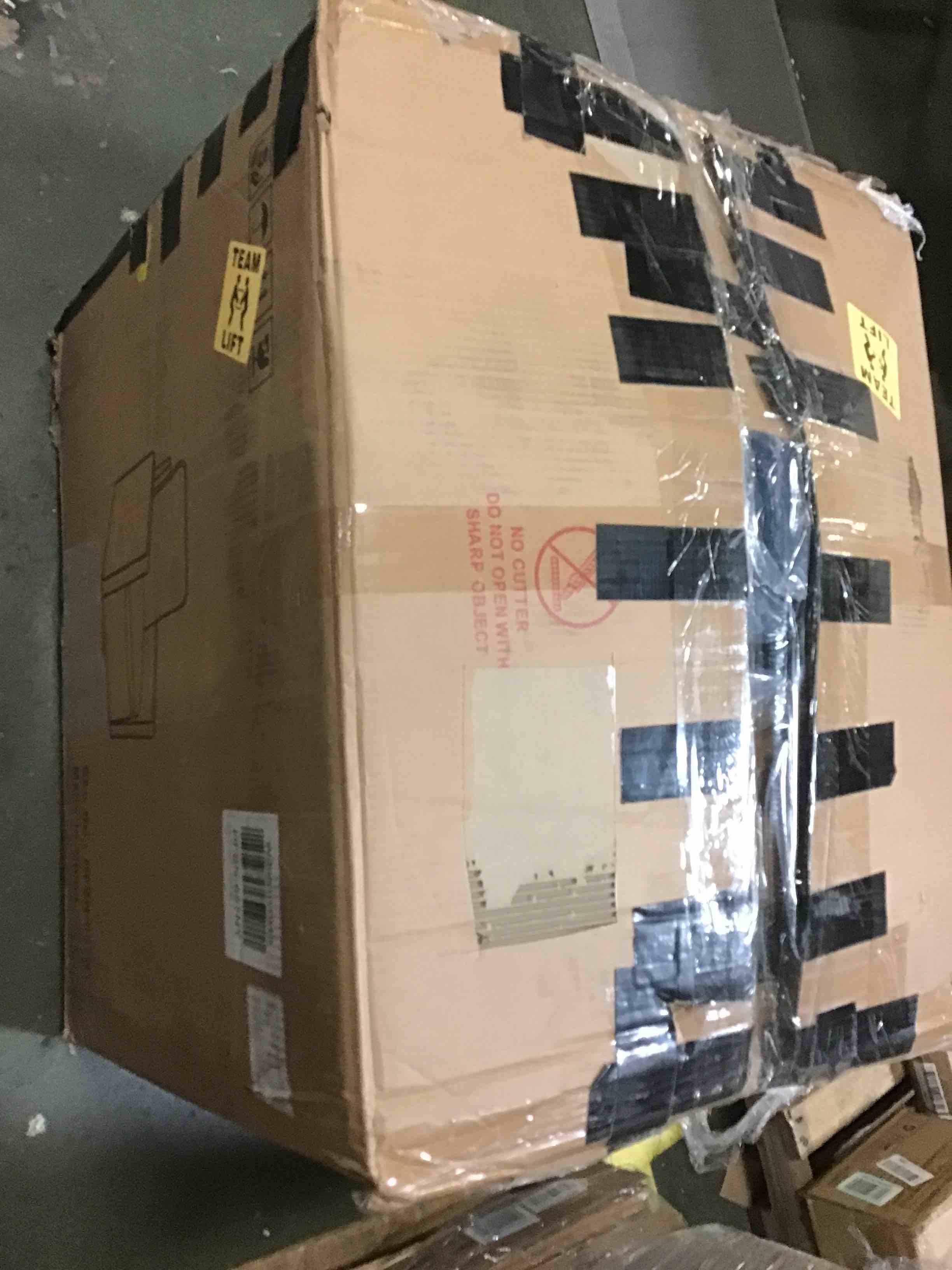 https://s3.amazonaws.com/lotting-images-prod/bidfta/YEL5550575_1696419558529.jpeg