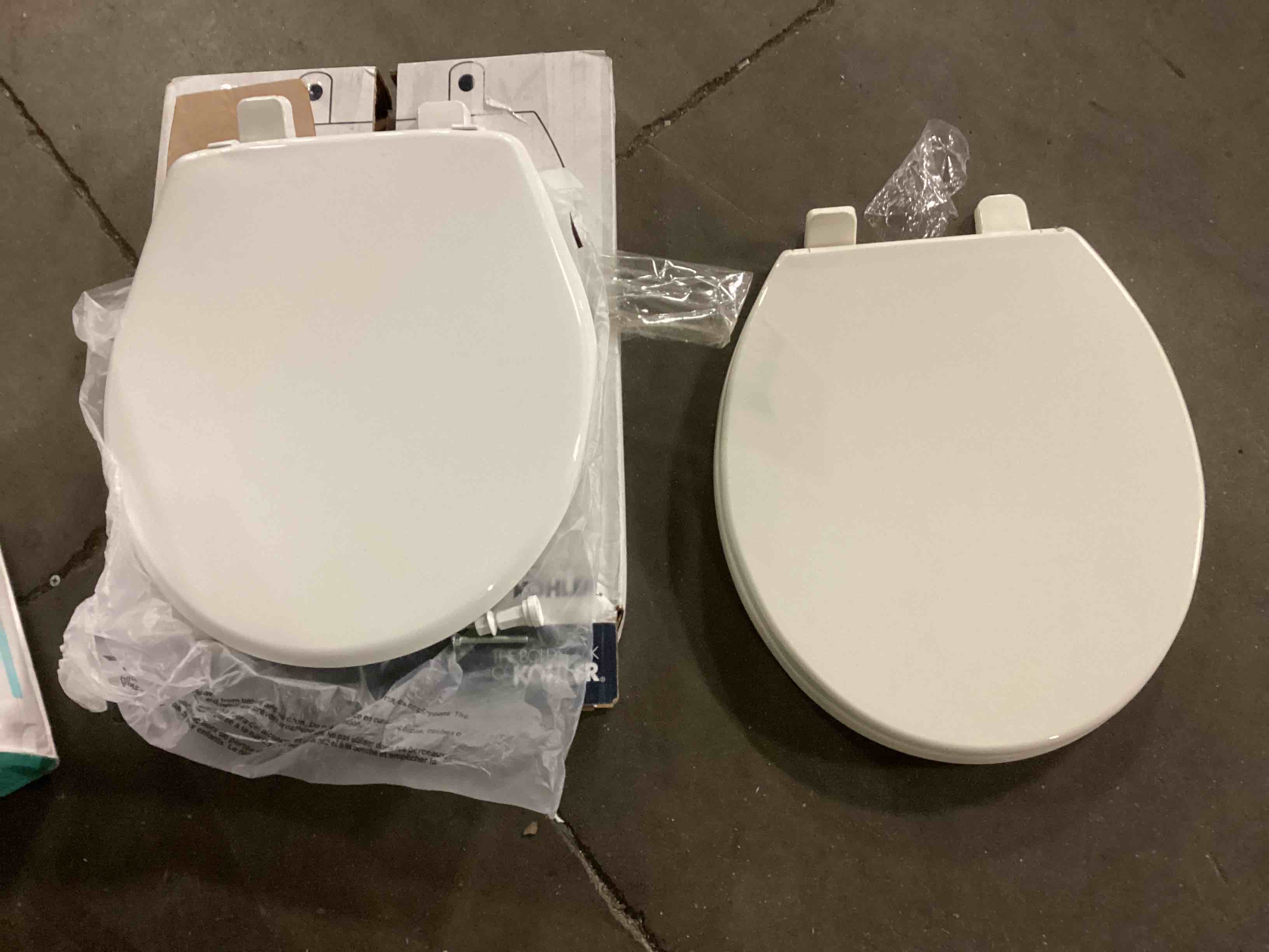 Assorted household, Toilet seat 