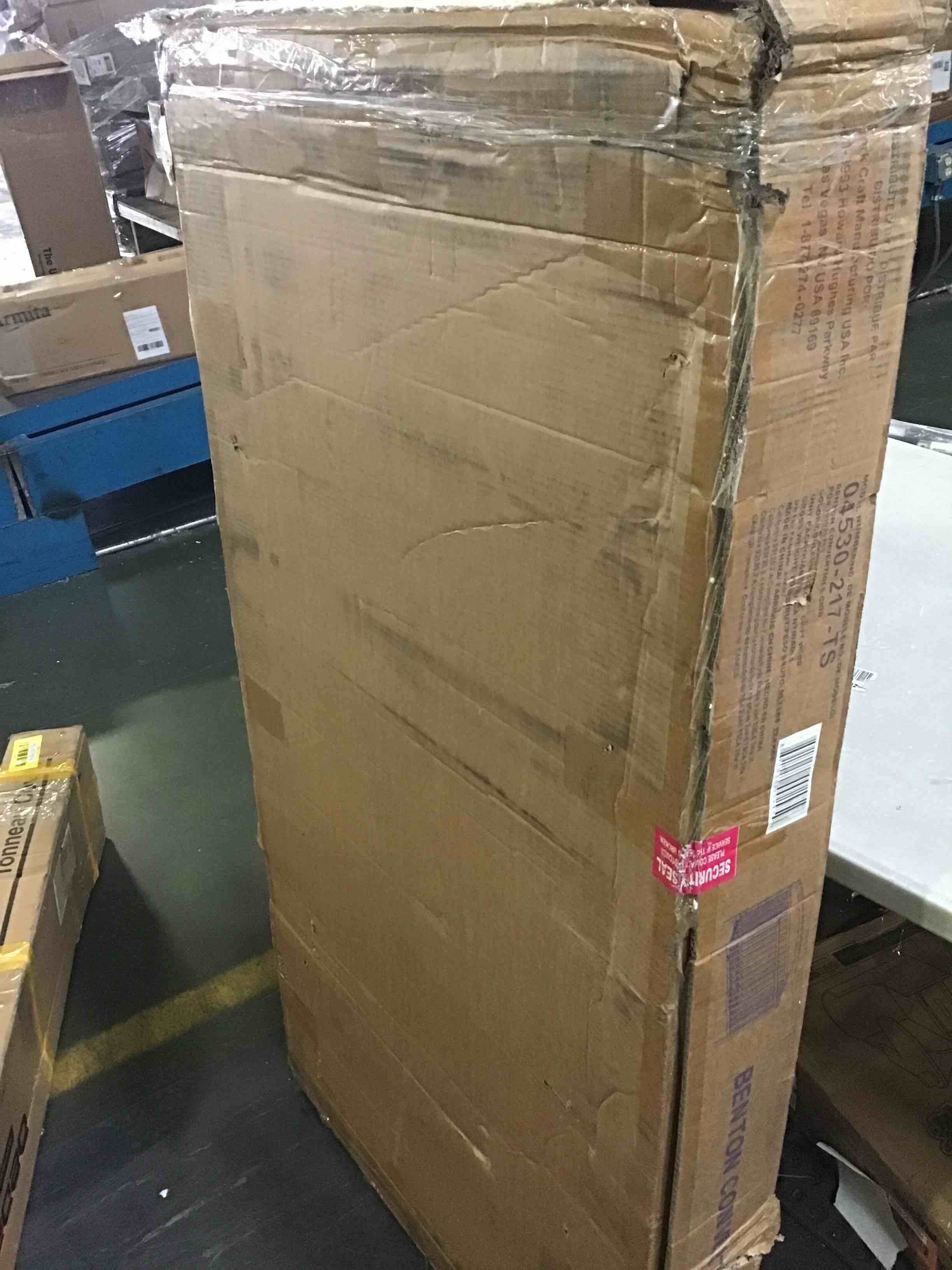 https://s3.amazonaws.com/lotting-images-prod/bidfta/YEL5578515_1697560594202.jpeg