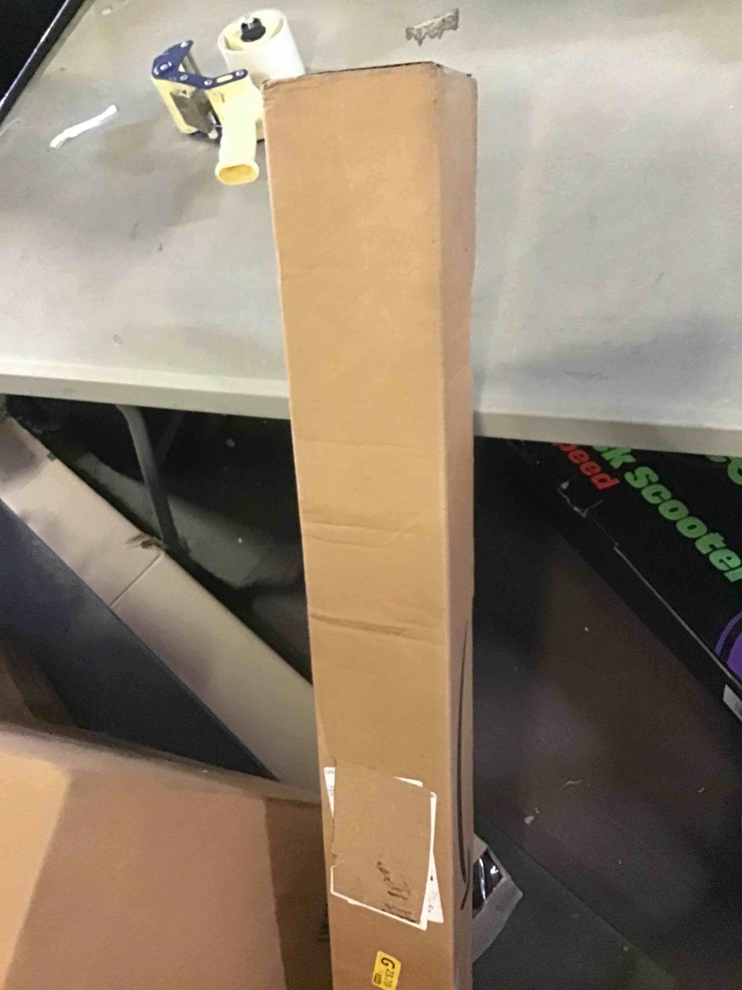 https://s3.amazonaws.com/lotting-images-prod/bidfta/YEL5579058_1696963801437.jpeg