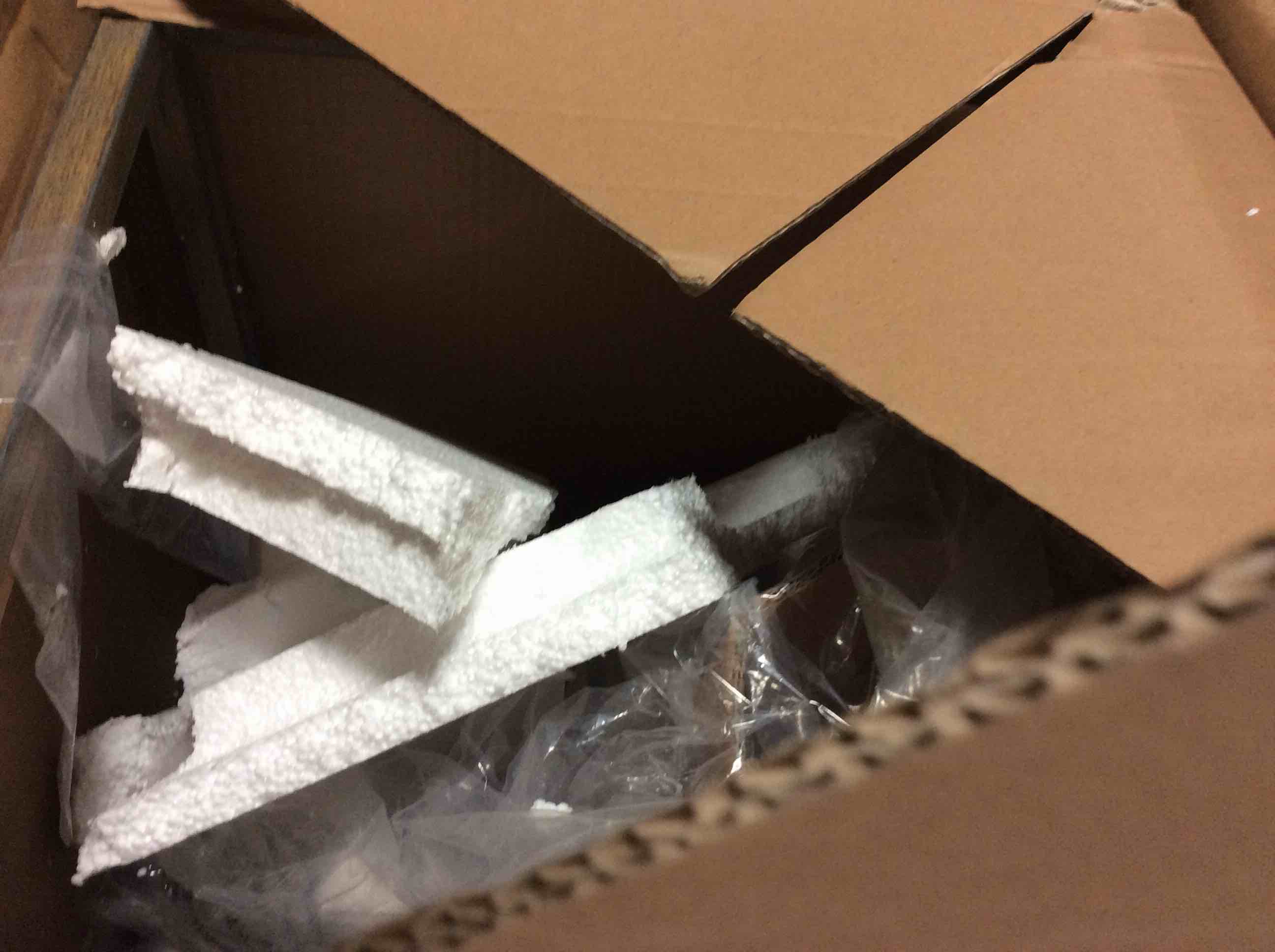 https://s3.amazonaws.com/lotting-images-prod/bidfta/YEL5585103_1697039664251.jpeg