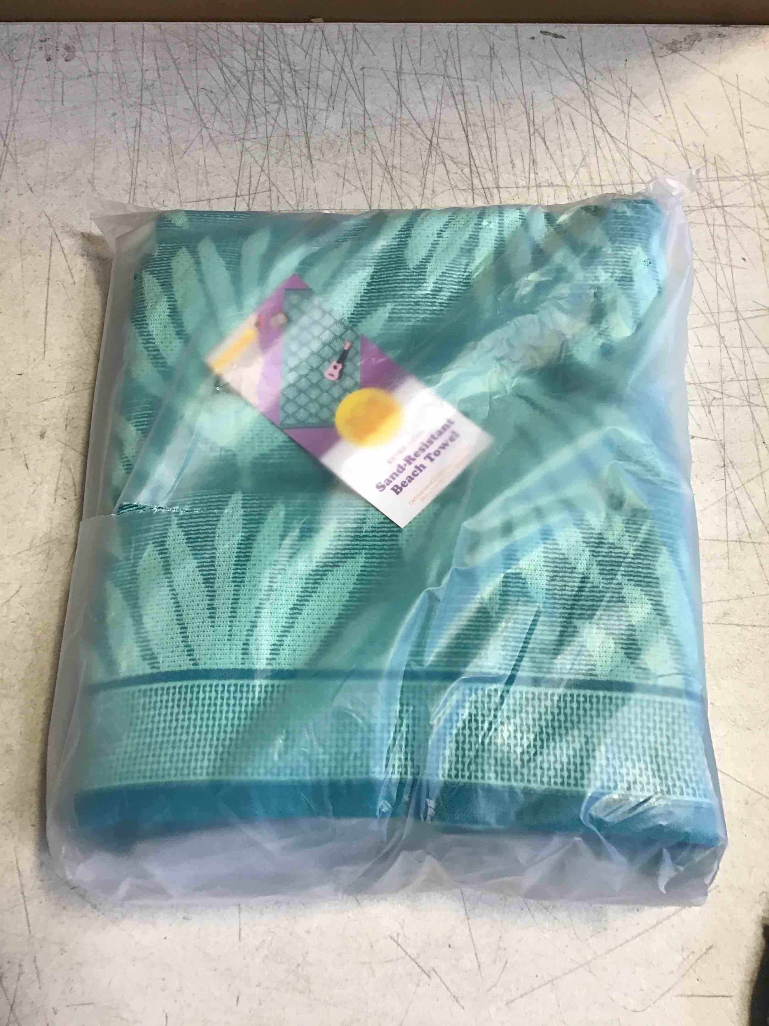 https://s3.amazonaws.com/lotting-images-prod/bidfta/YEL5588664_1696268231020.jpeg