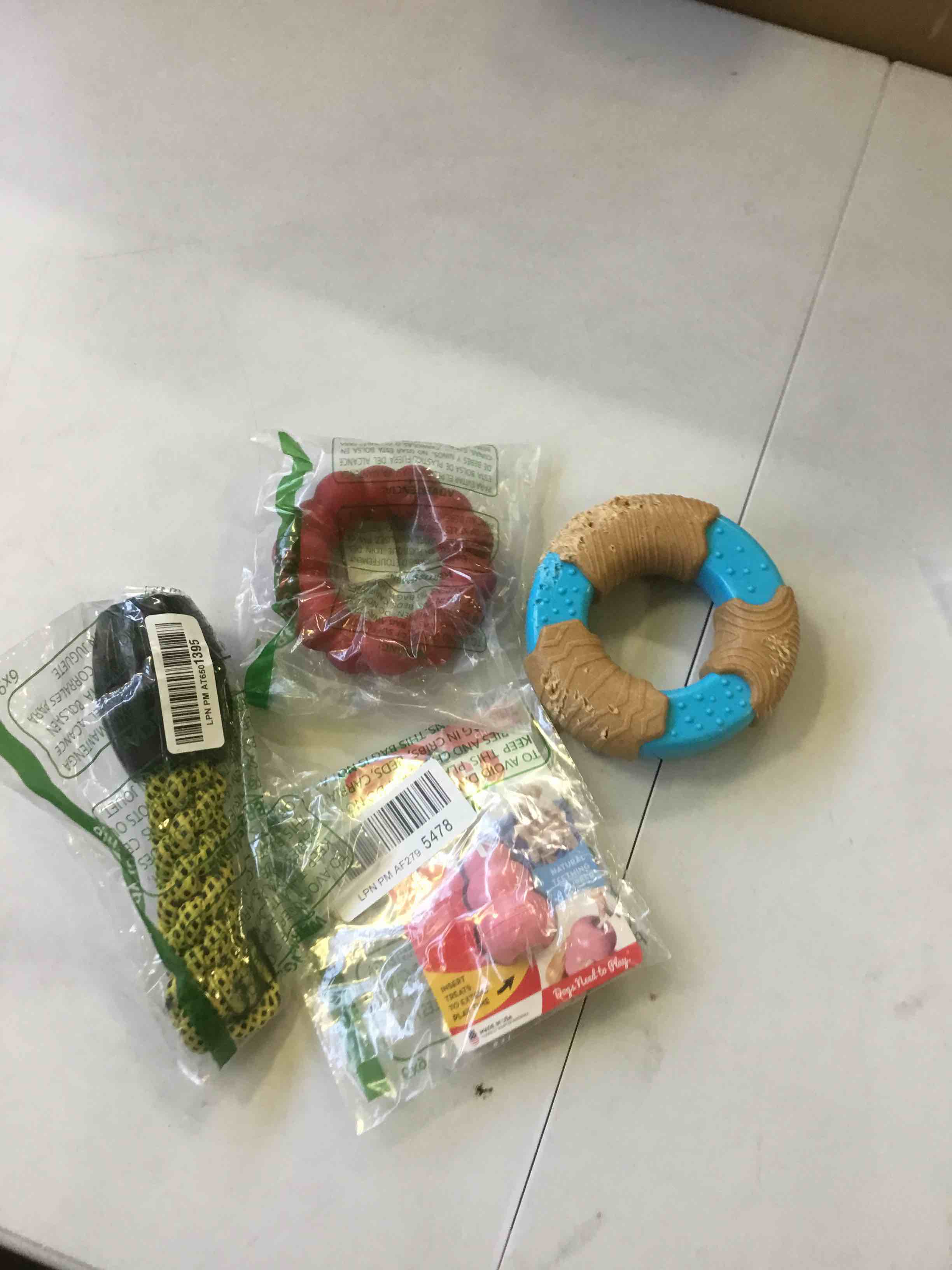 https://s3.amazonaws.com/lotting-images-prod/bidfta/YEL5593185_1696268040455.jpeg