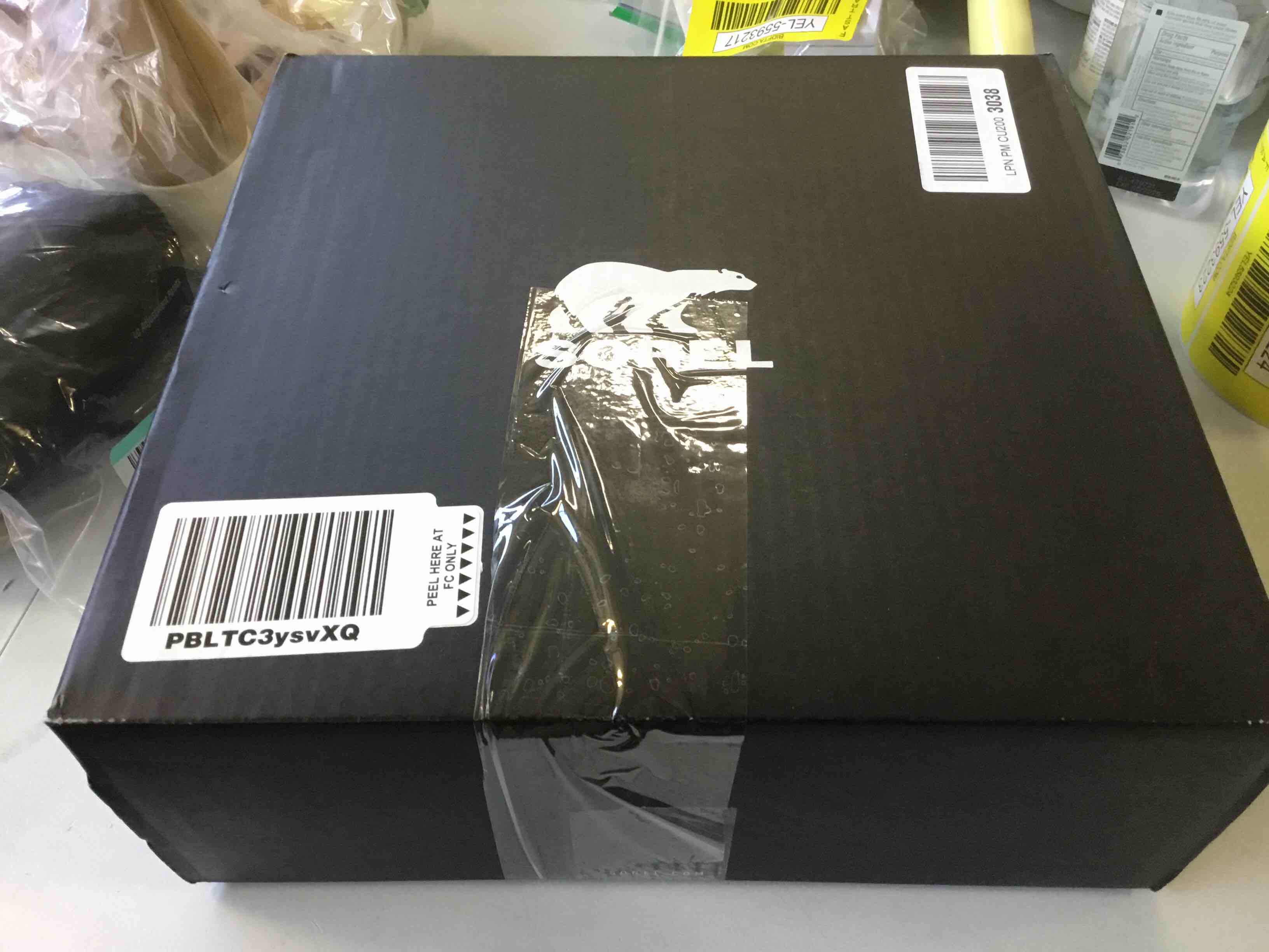 https://s3.amazonaws.com/lotting-images-prod/bidfta/YEL5593219_1696276183766.jpeg