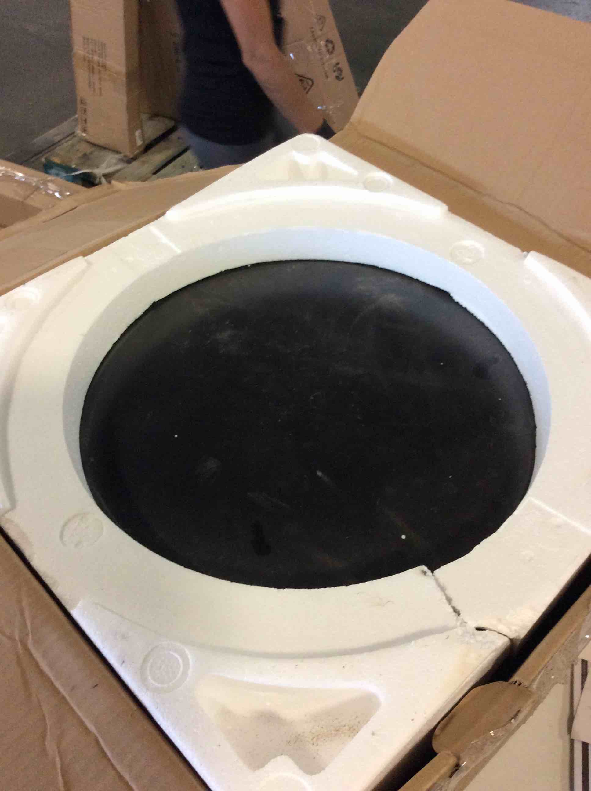 https://s3.amazonaws.com/lotting-images-prod/bidfta/YEL5593676_1696358634446.jpeg