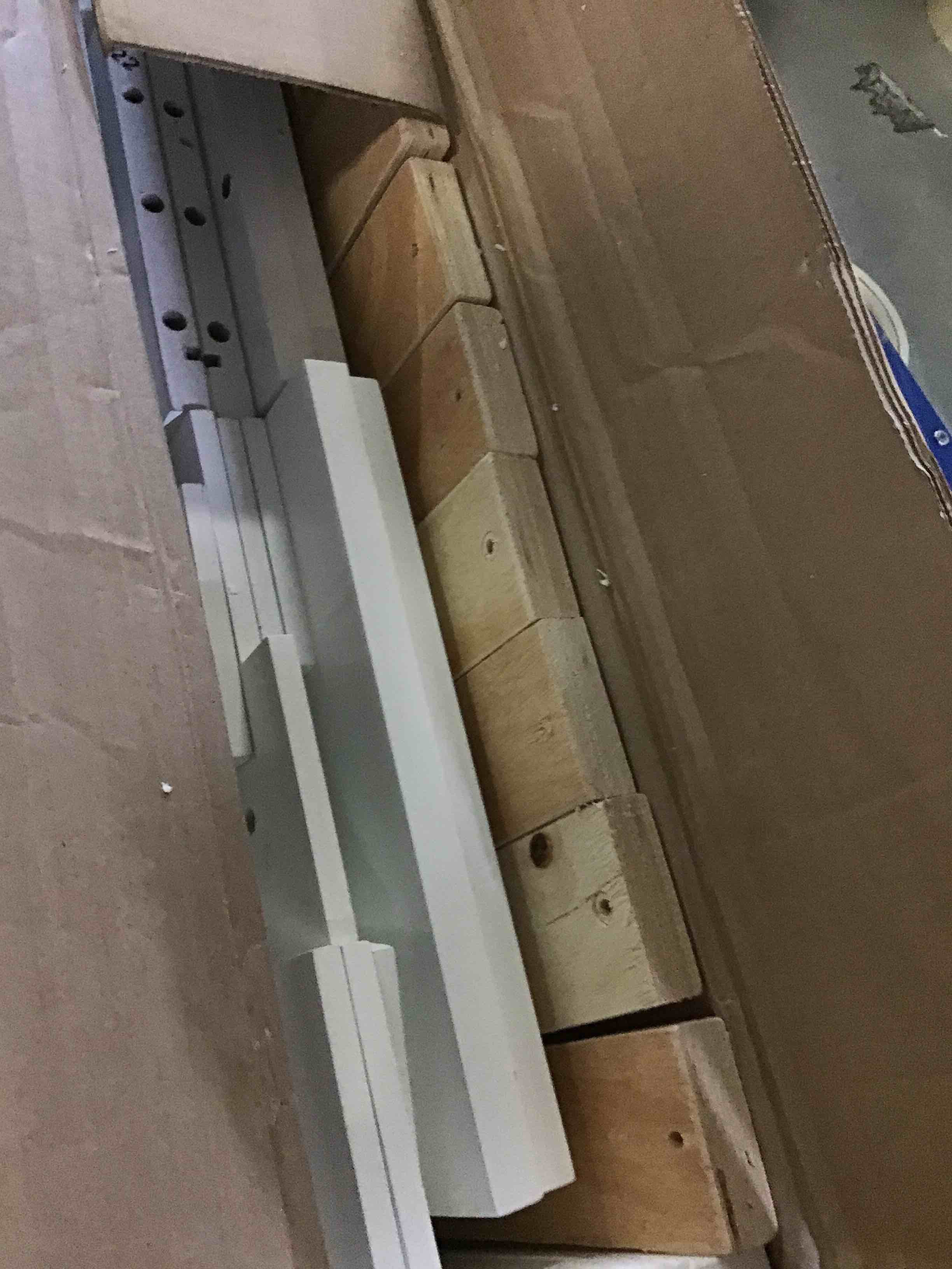 https://s3.amazonaws.com/lotting-images-prod/bidfta/YEL5597486_1696354596852.jpeg