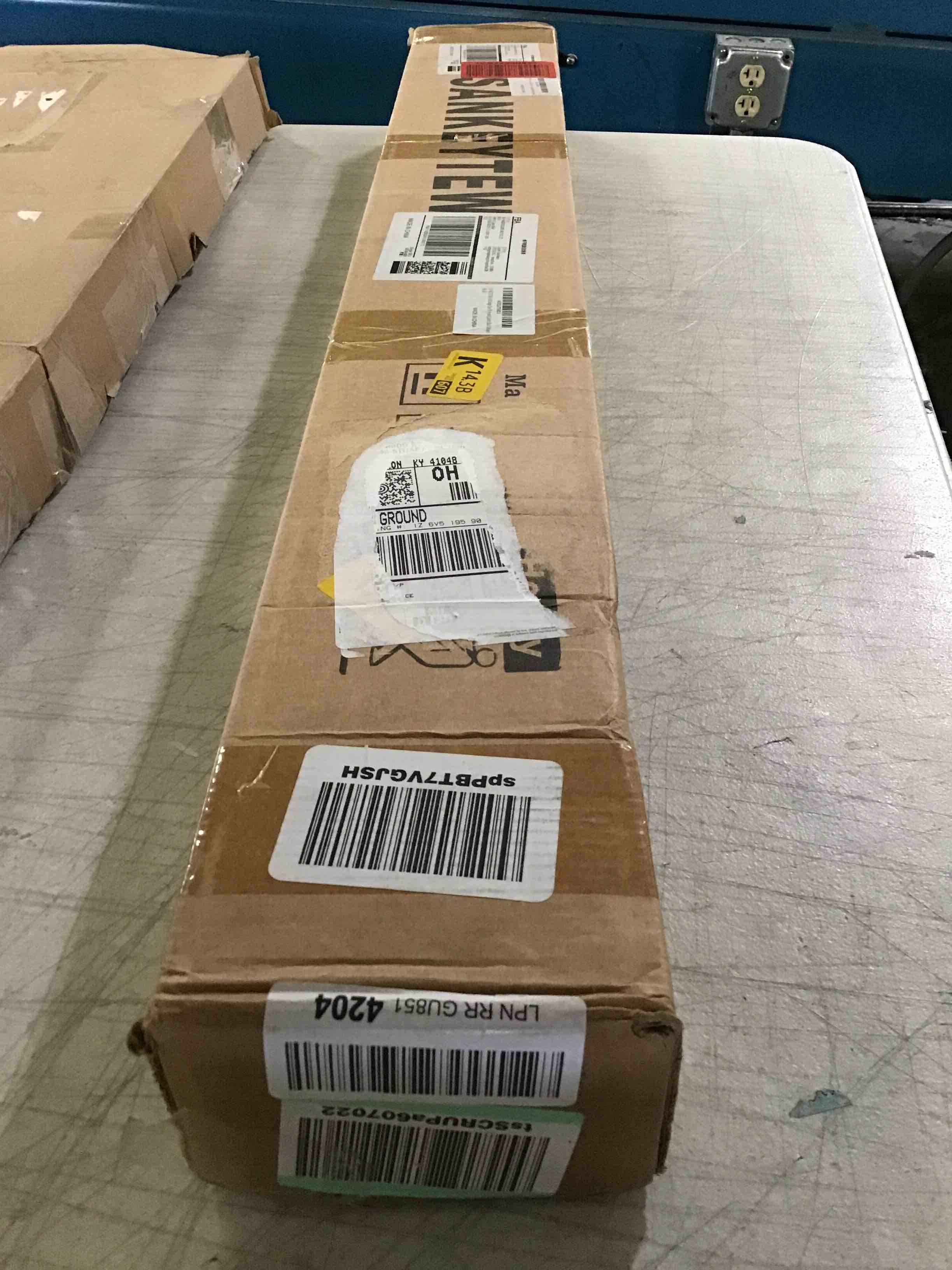 https://s3.amazonaws.com/lotting-images-prod/bidfta/YEL5598072_1696604761597.jpeg