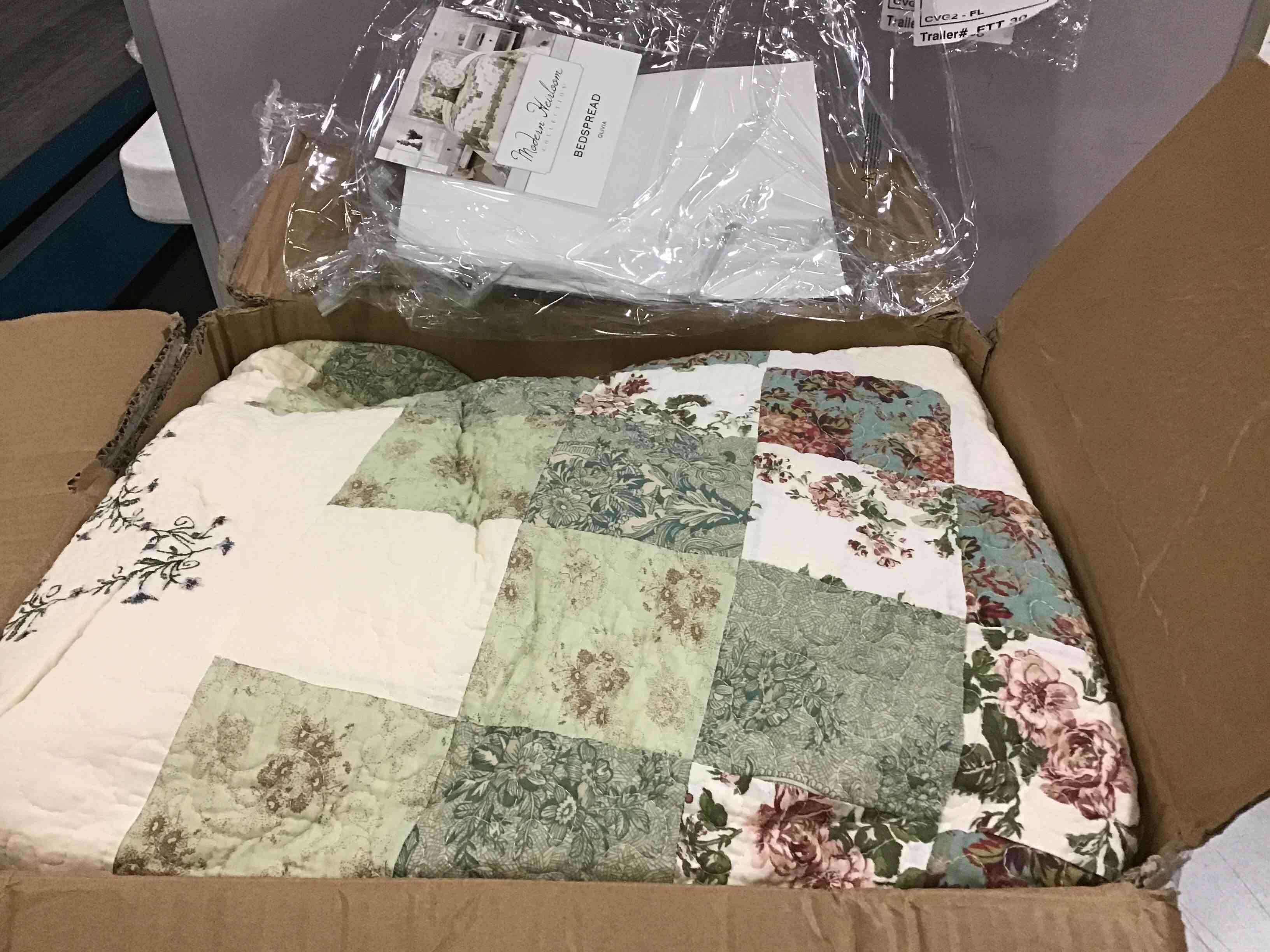 https://s3.amazonaws.com/lotting-images-prod/bidfta/YEL5598508_1695836167278.jpeg