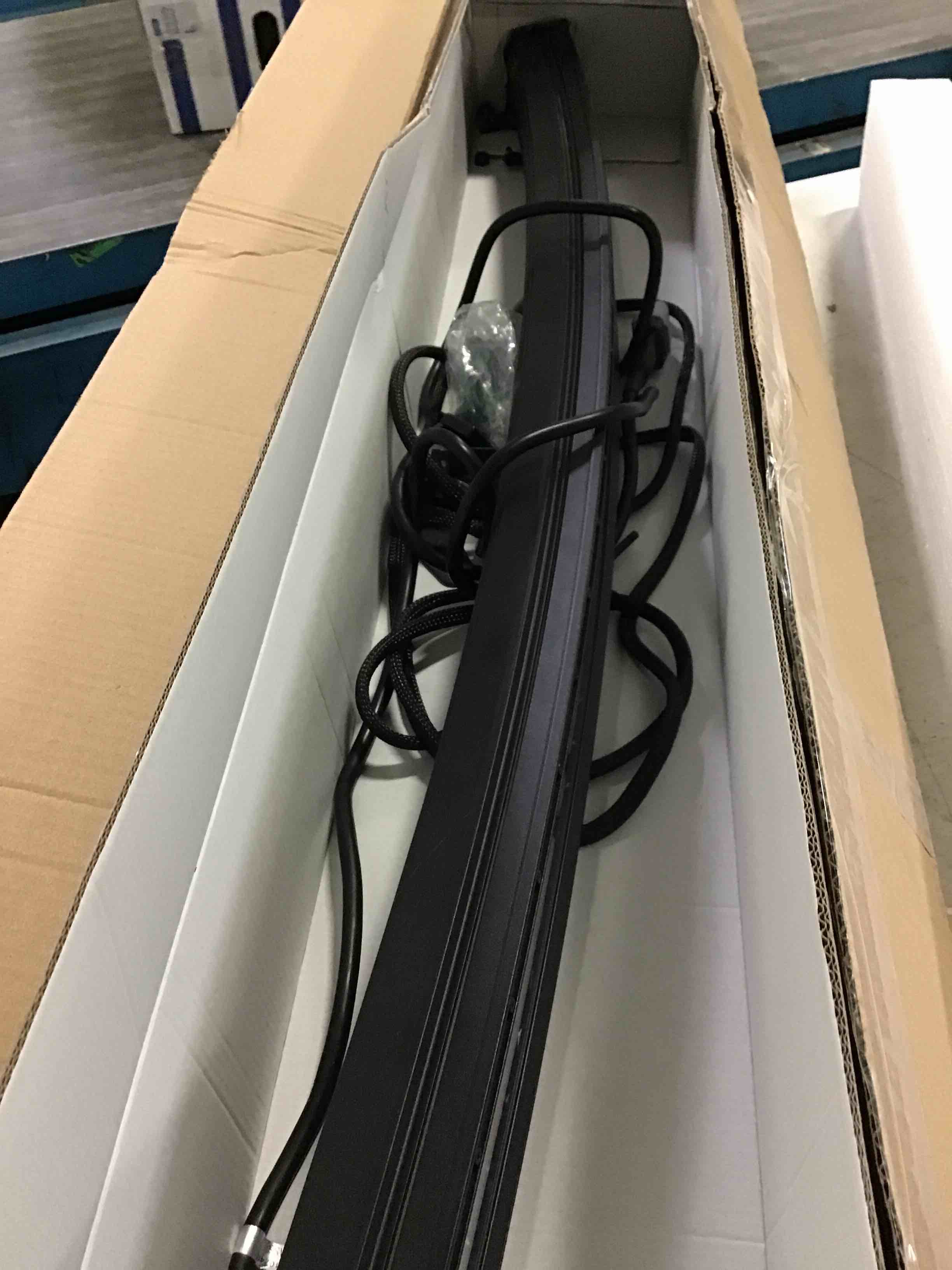 https://s3.amazonaws.com/lotting-images-prod/bidfta/YEL5598767_1696009500663.jpeg