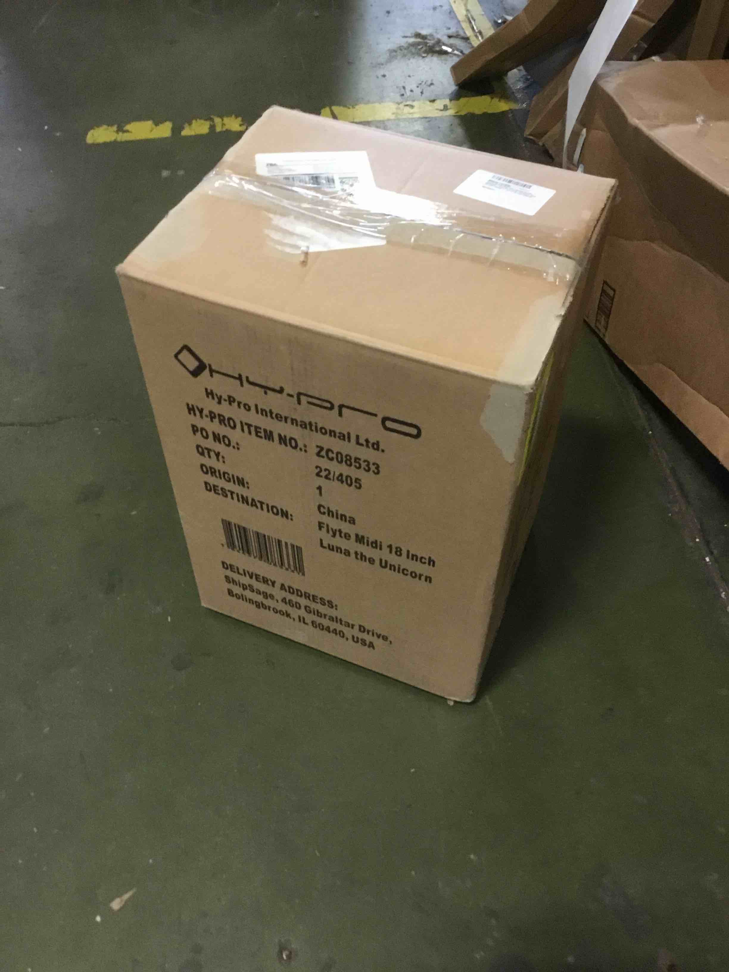 https://s3.amazonaws.com/lotting-images-prod/bidfta/YEL5598928_1697134875451.jpeg