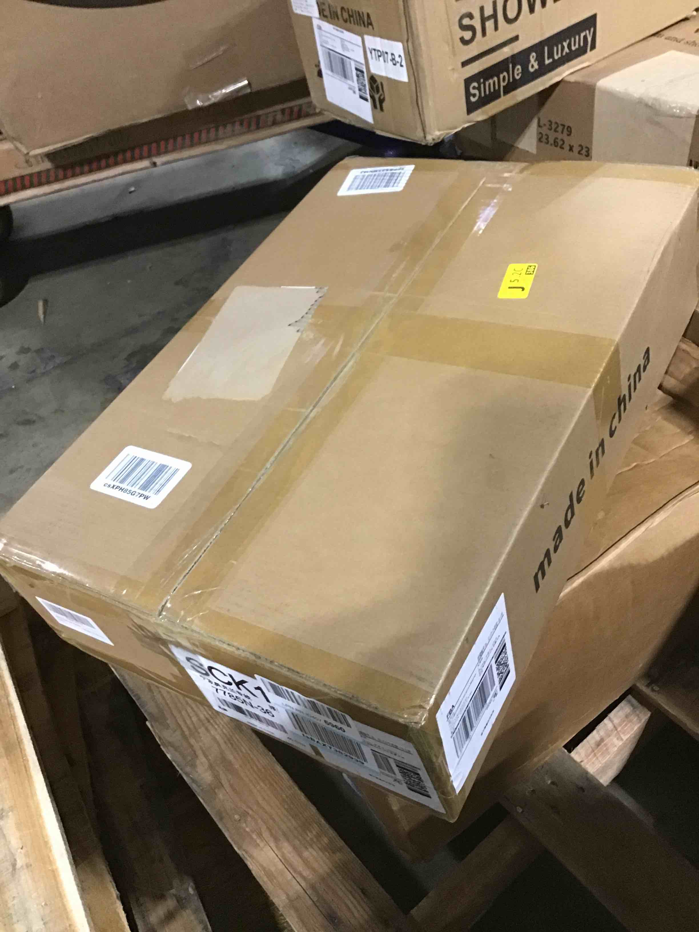 https://s3.amazonaws.com/lotting-images-prod/bidfta/YEL5605494_1707930739357.jpeg