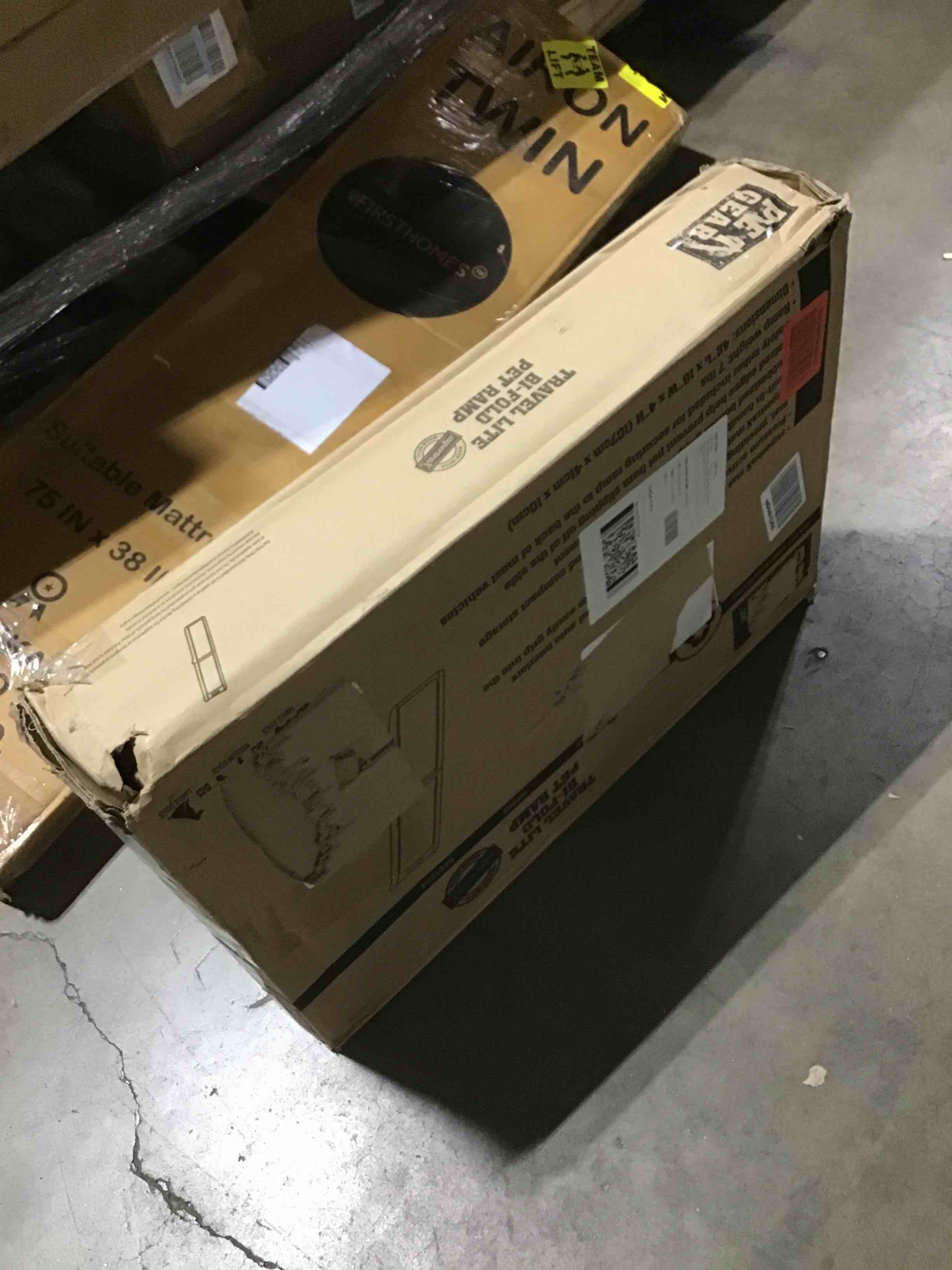 https://s3.amazonaws.com/lotting-images-prod/bidfta/YEL5605632_1708016566289.jpeg