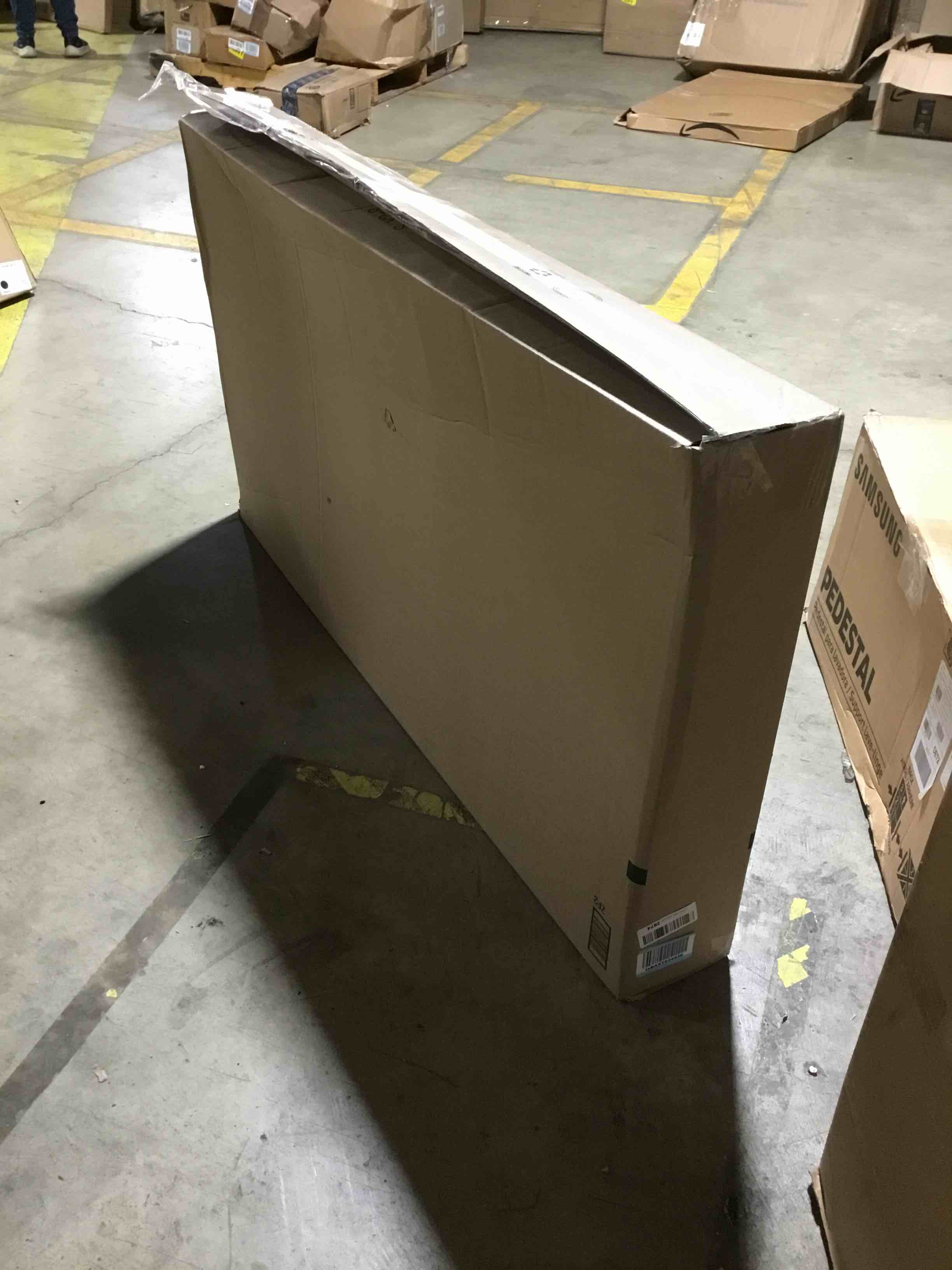 https://s3.amazonaws.com/lotting-images-prod/bidfta/YEL5608569_1706714292478.jpeg