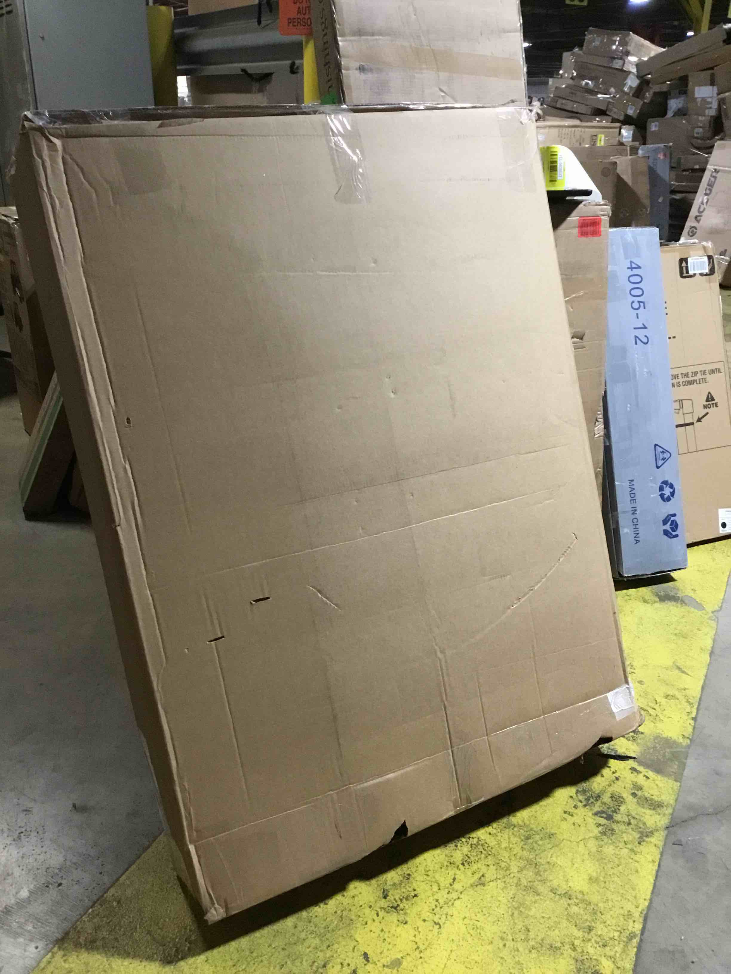 https://s3.amazonaws.com/lotting-images-prod/bidfta/YEL5608572_1706713755668.jpeg