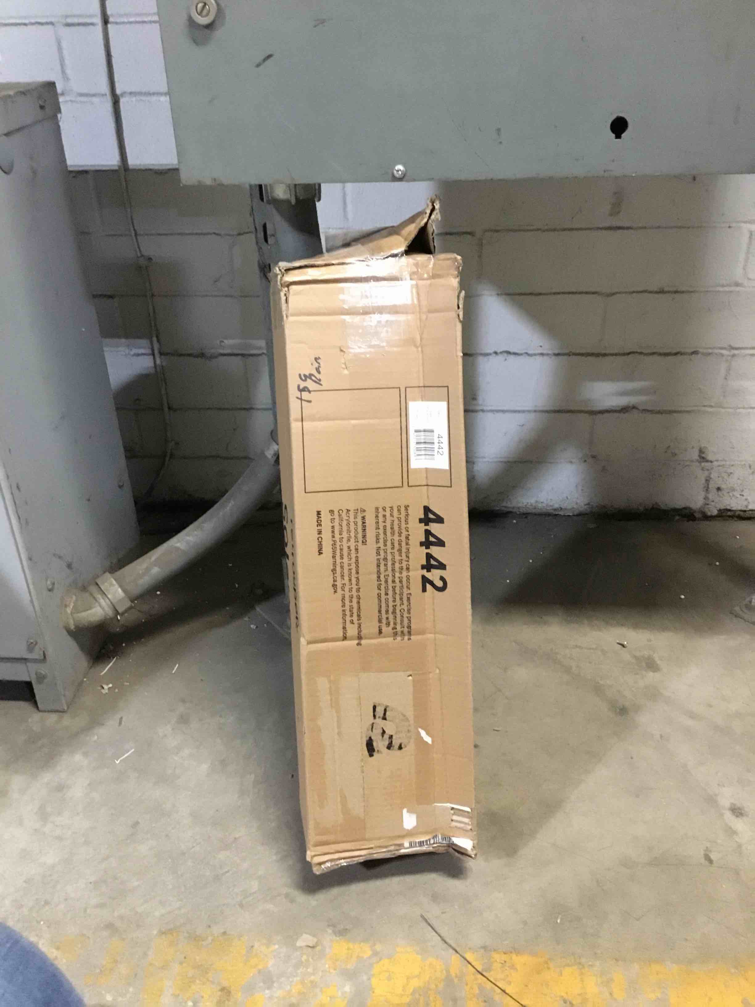 https://s3.amazonaws.com/lotting-images-prod/bidfta/YEL5608601_1706653553549.jpeg