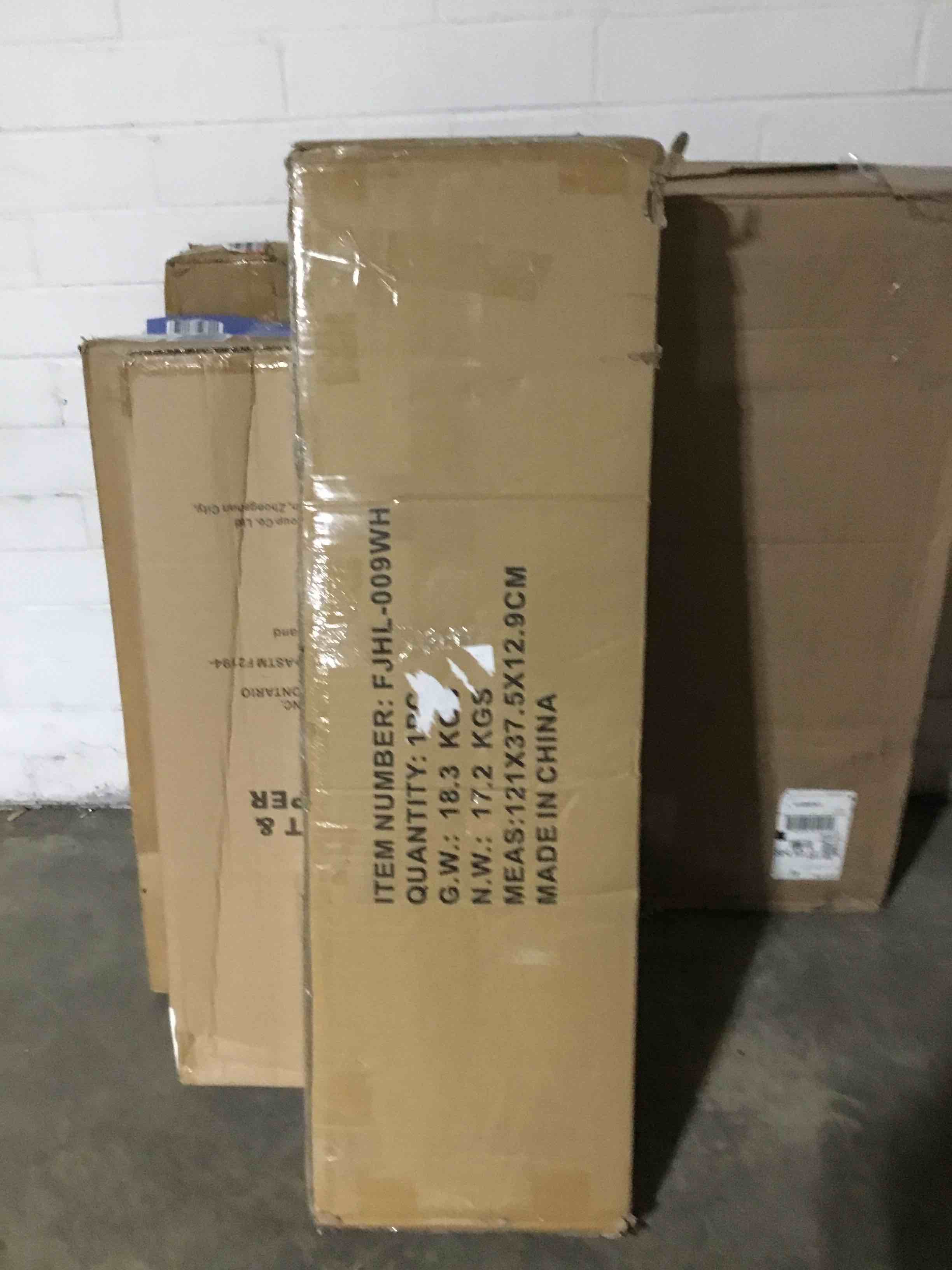 https://s3.amazonaws.com/lotting-images-prod/bidfta/YEL5608662_1706814240656.jpeg