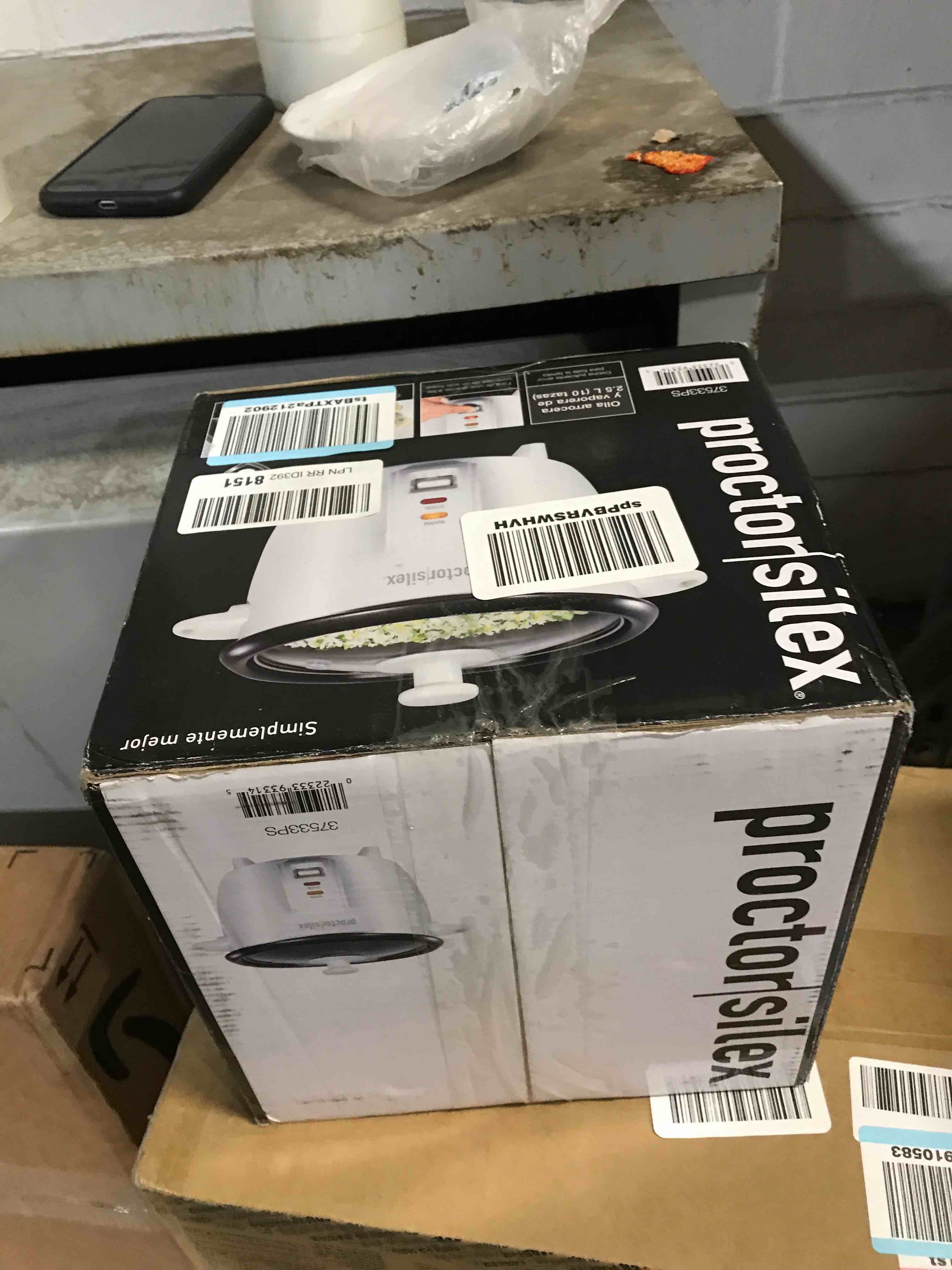 https://s3.amazonaws.com/lotting-images-prod/bidfta/YEL5608700_1706814373466.jpeg