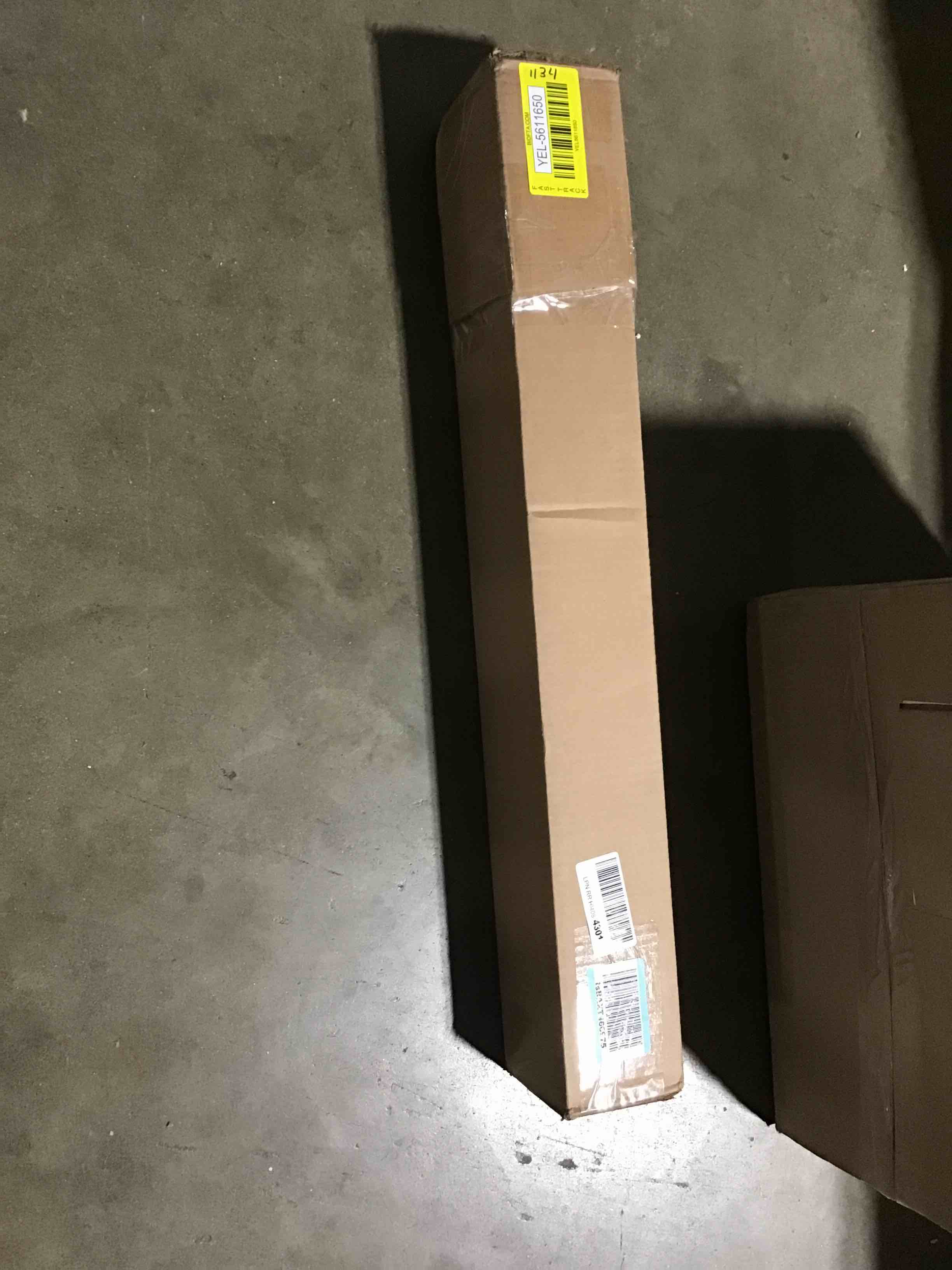 https://s3.amazonaws.com/lotting-images-prod/bidfta/YEL5611650_1708542874024.jpeg