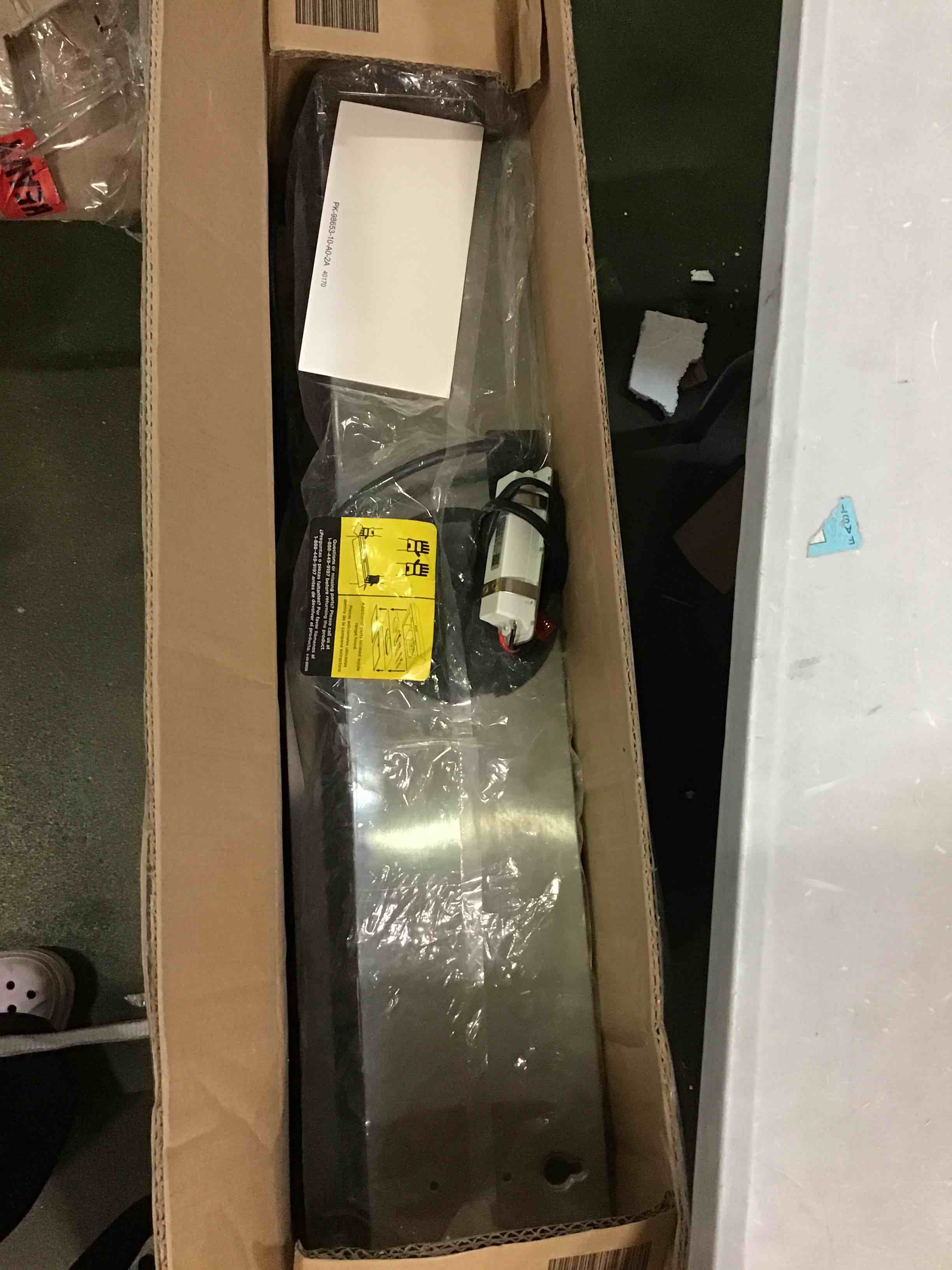 https://s3.amazonaws.com/lotting-images-prod/bidfta/YEL5612342_1703615244552.jpeg