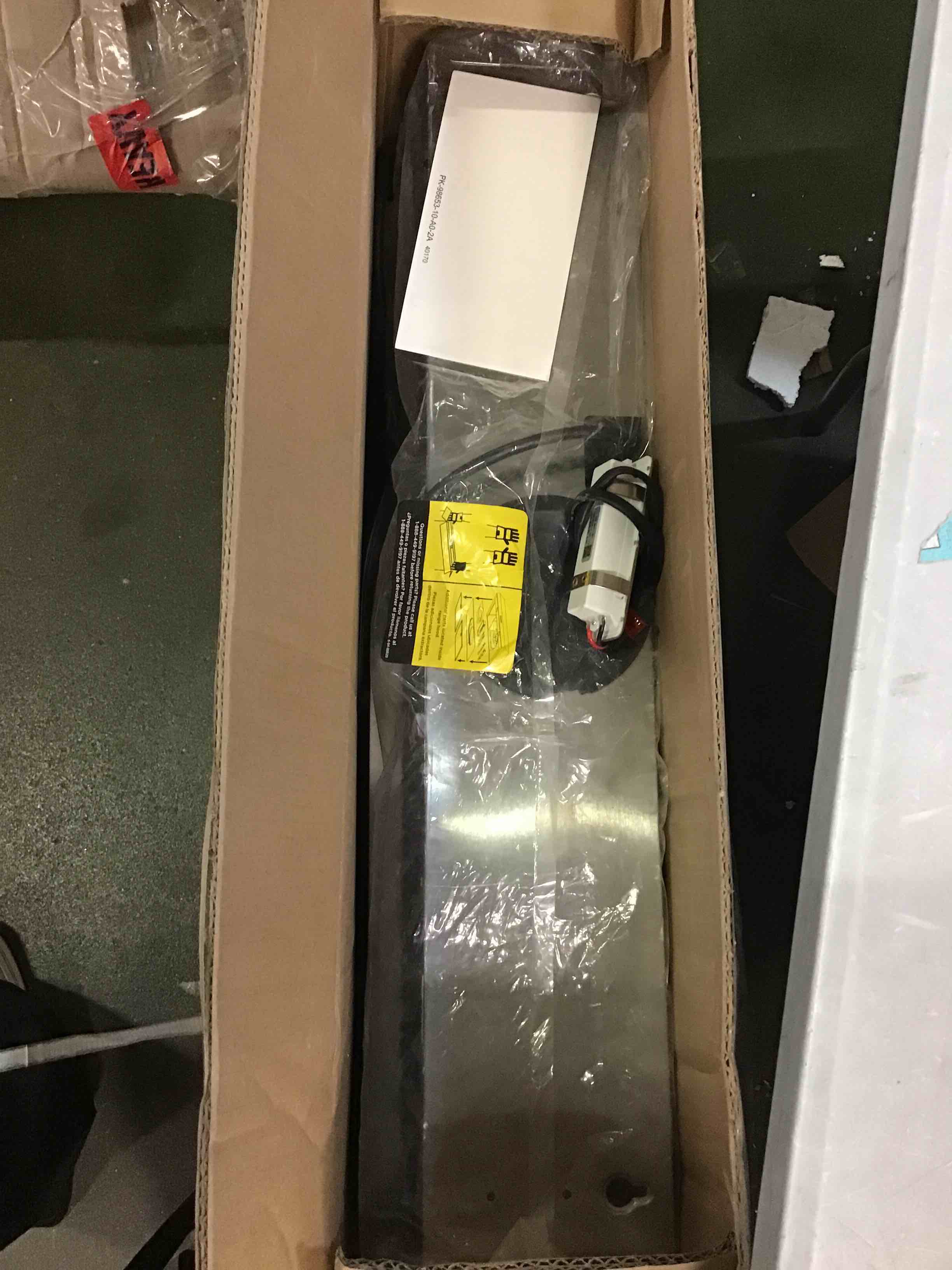 https://s3.amazonaws.com/lotting-images-prod/bidfta/YEL5612342_1703615247686.jpeg