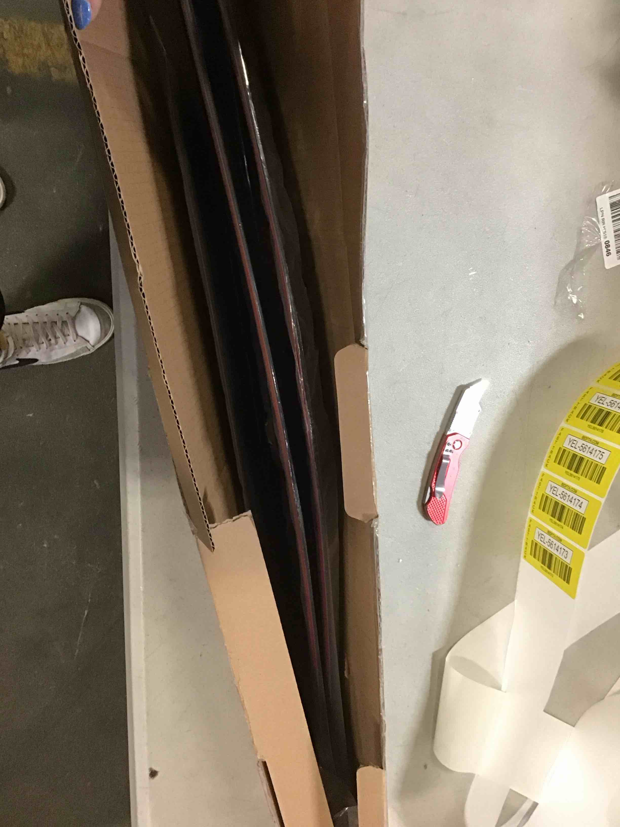 https://s3.amazonaws.com/lotting-images-prod/bidfta/YEL5614173_1702564427579.jpeg