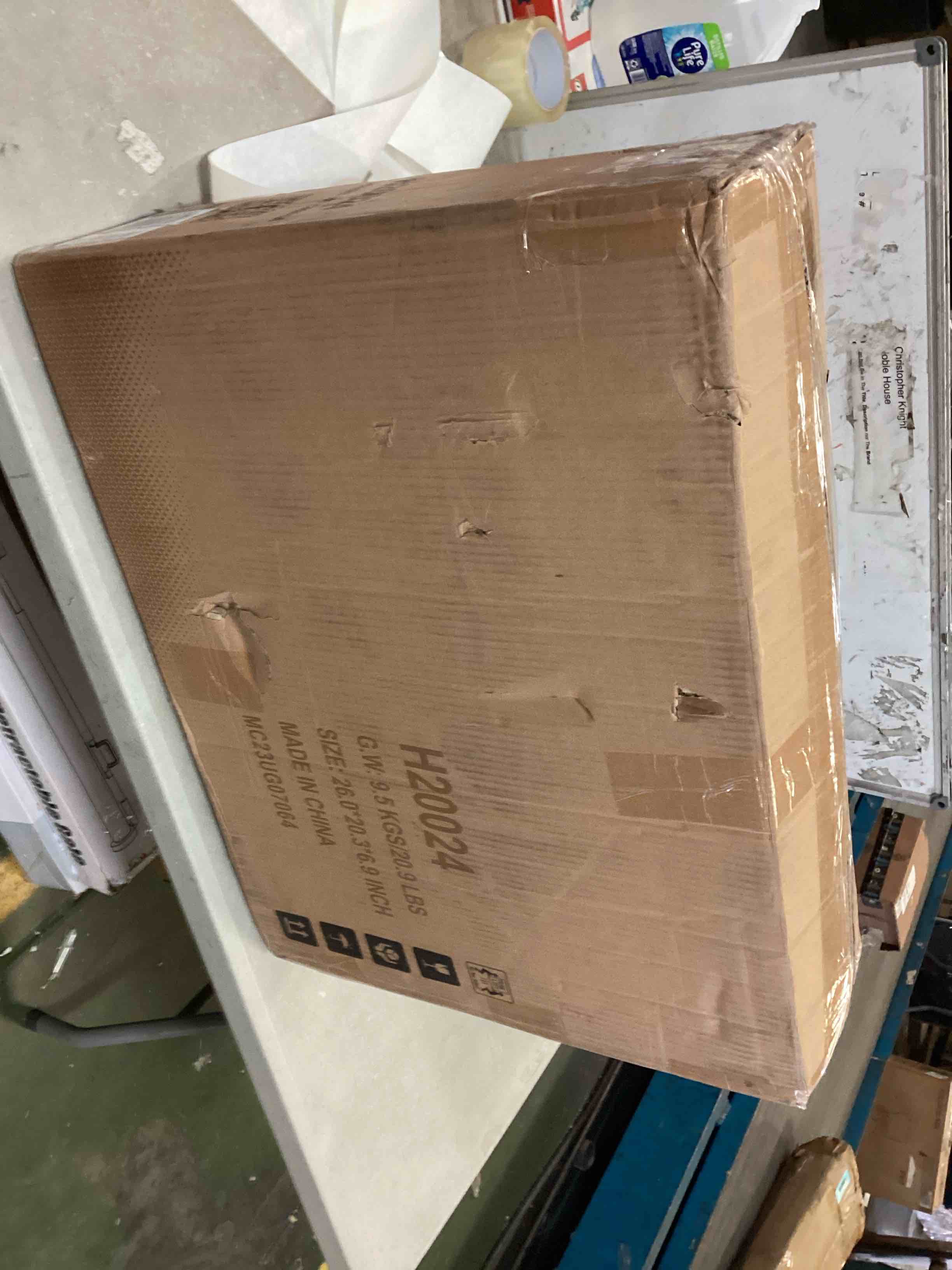 https://s3.amazonaws.com/lotting-images-prod/bidfta/YEL5614486_1702659650740.jpeg