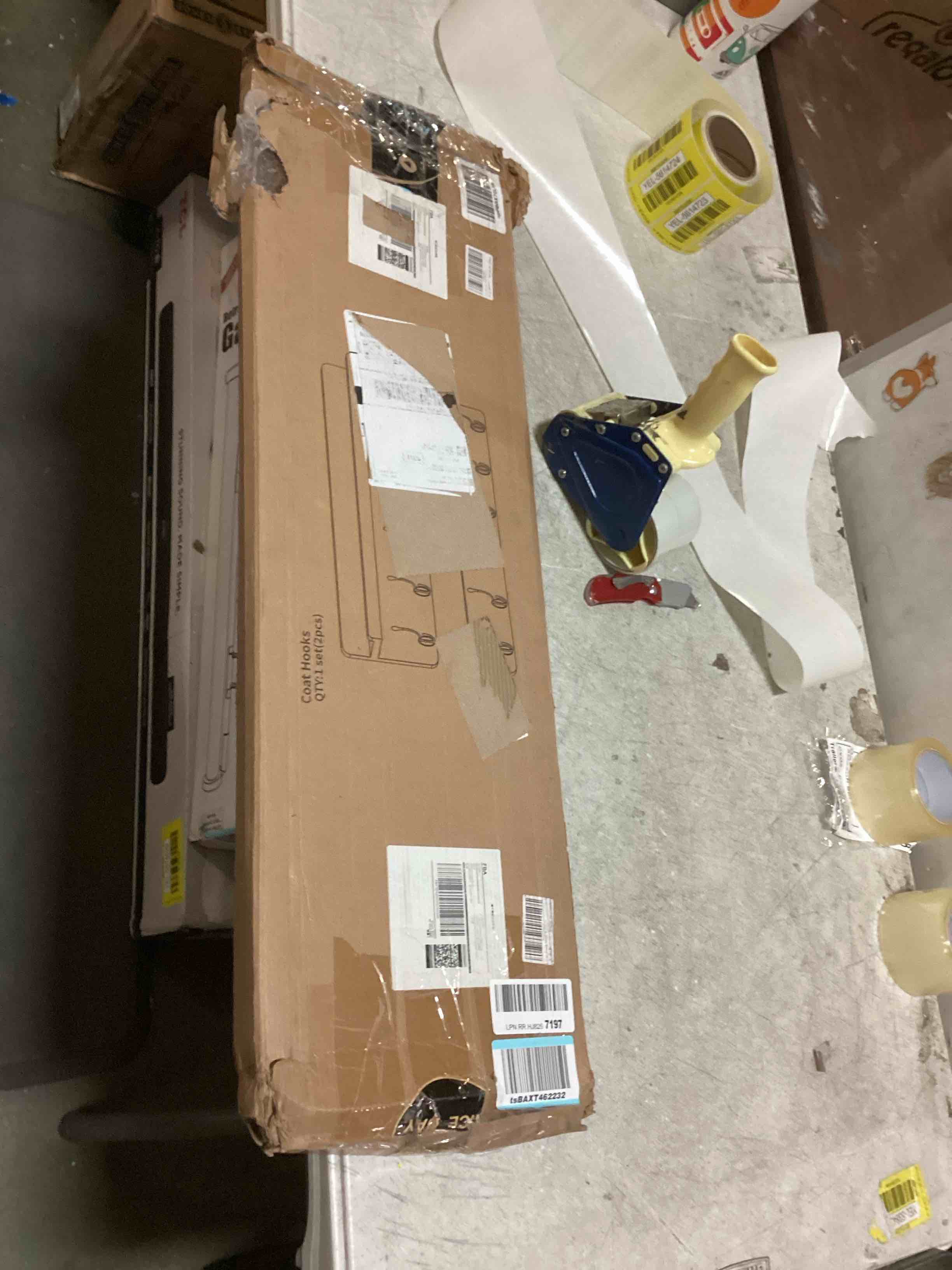 https://s3.amazonaws.com/lotting-images-prod/bidfta/YEL5614714_1702742973870.jpeg