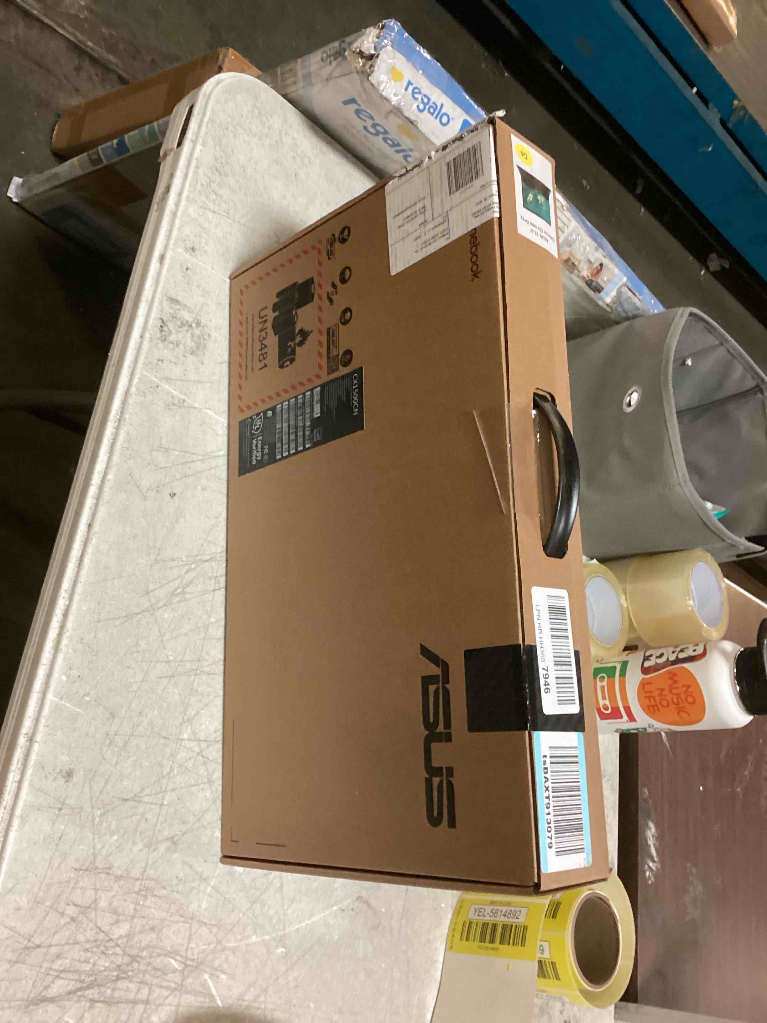 https://s3.amazonaws.com/lotting-images-prod/bidfta/YEL5614892_1702914253127.jpeg