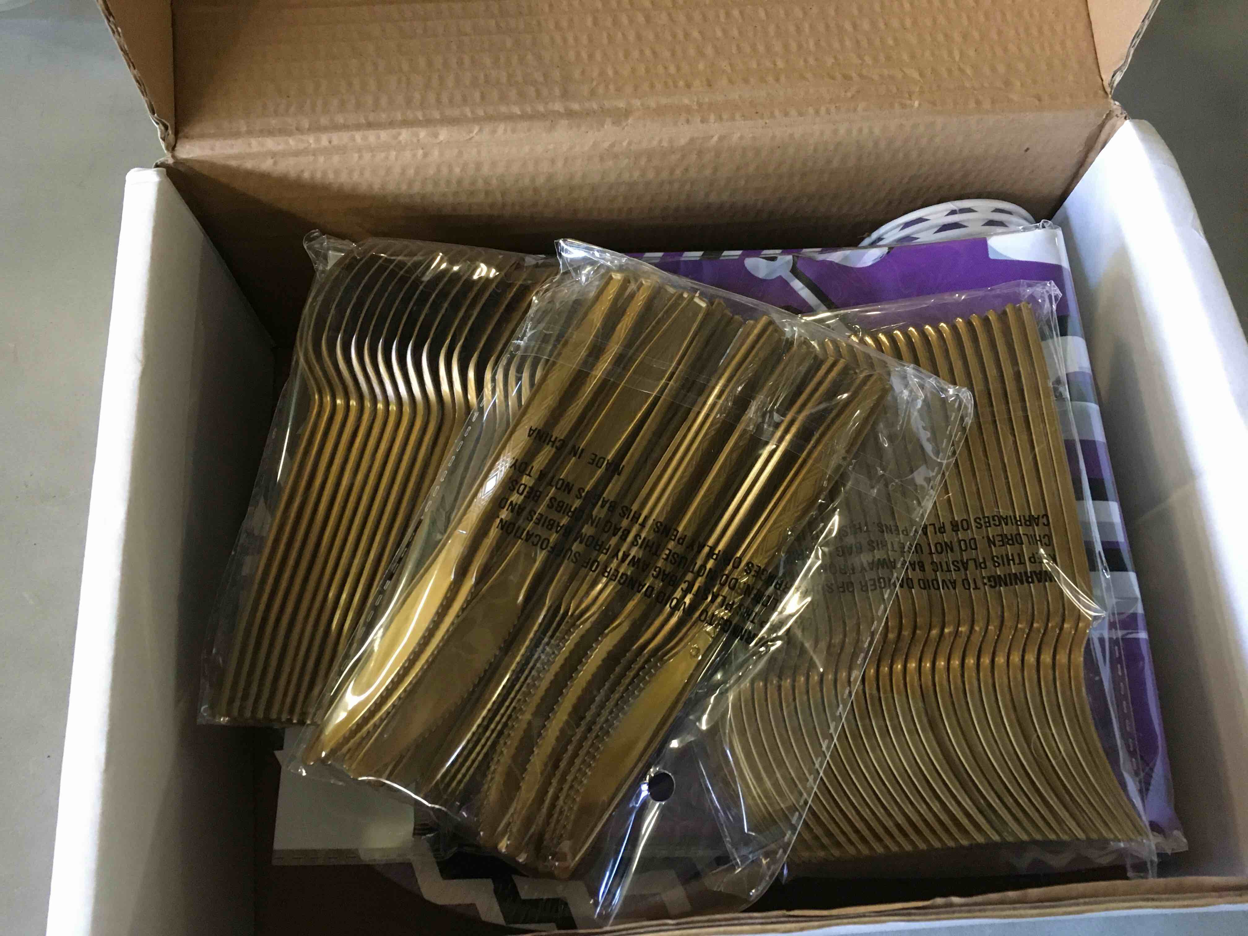 https://s3.amazonaws.com/lotting-images-prod/bidfta/YEL5617404_1701974616297.jpeg